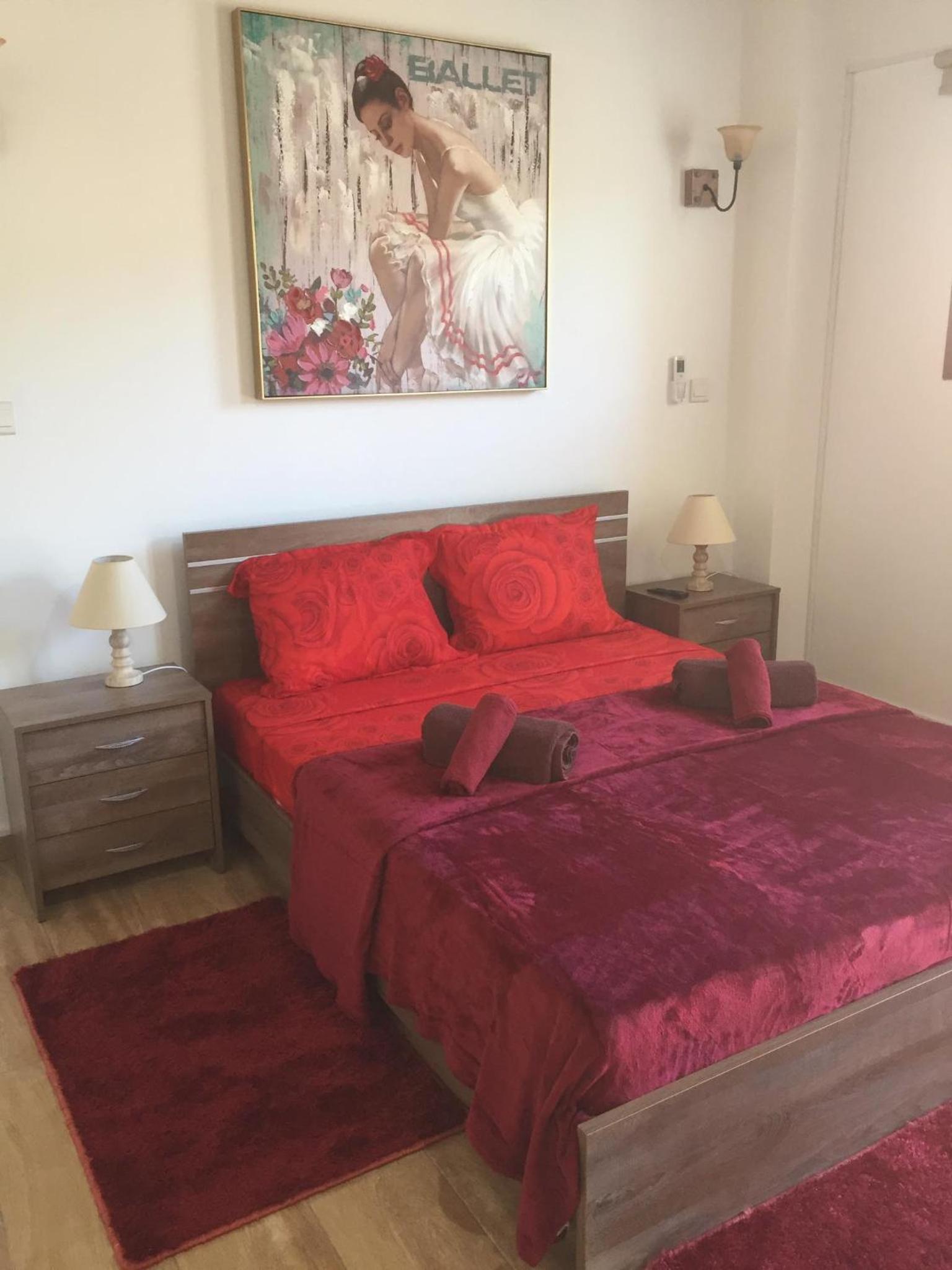 Love Holiday Suite 1