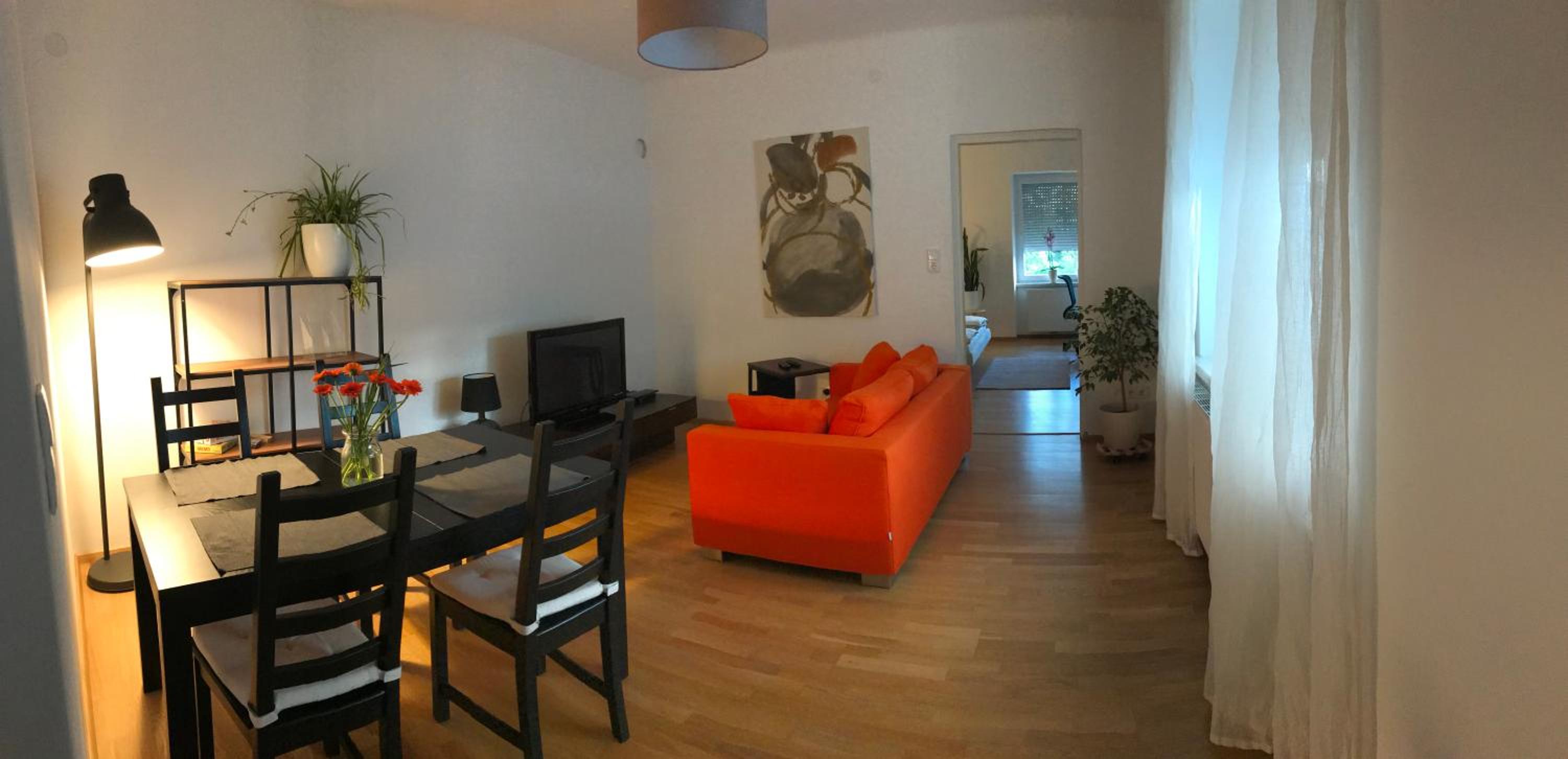 revLIVING Haus Clara am Berg mit kleinem Garten