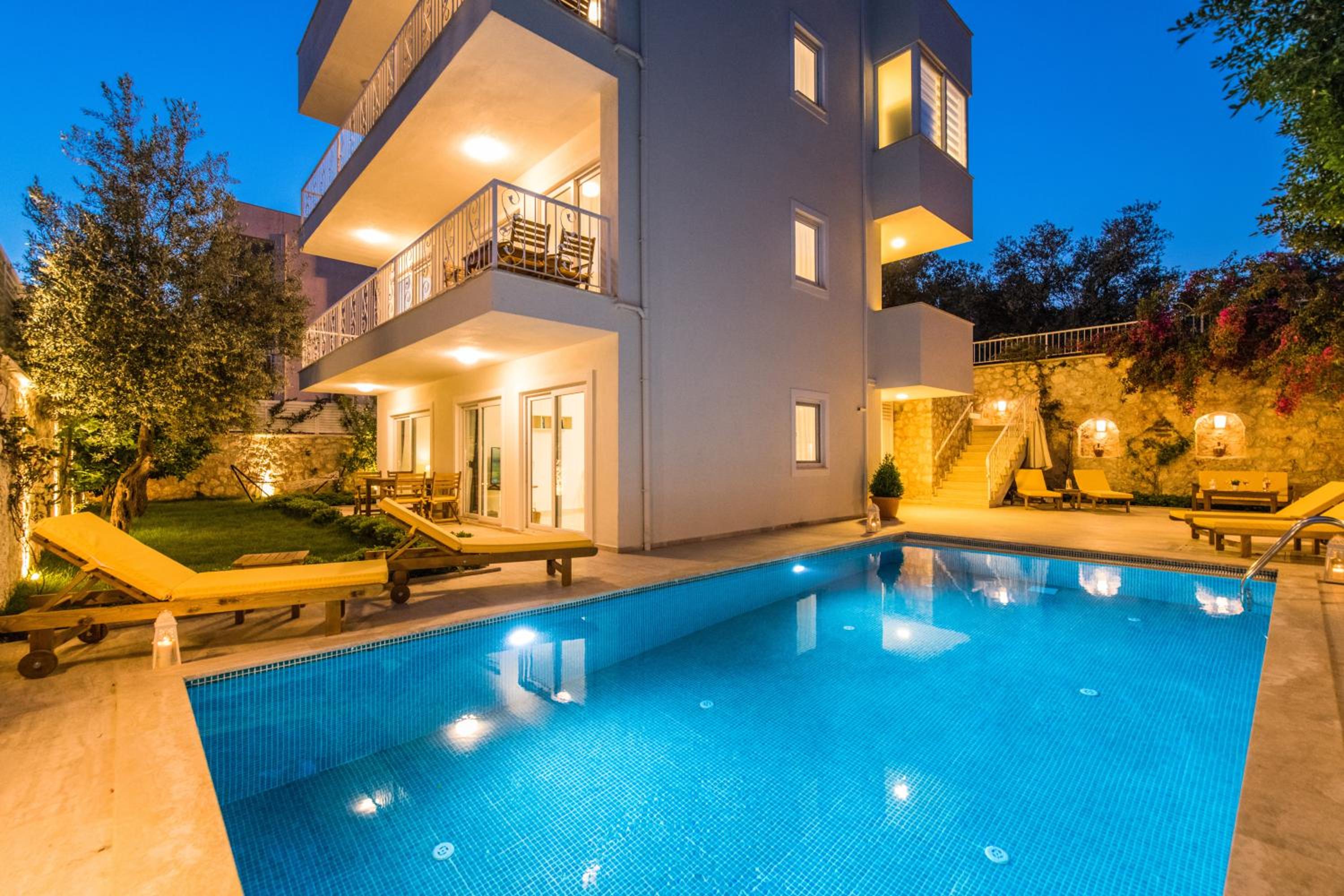 Garden Court Apartments view 2