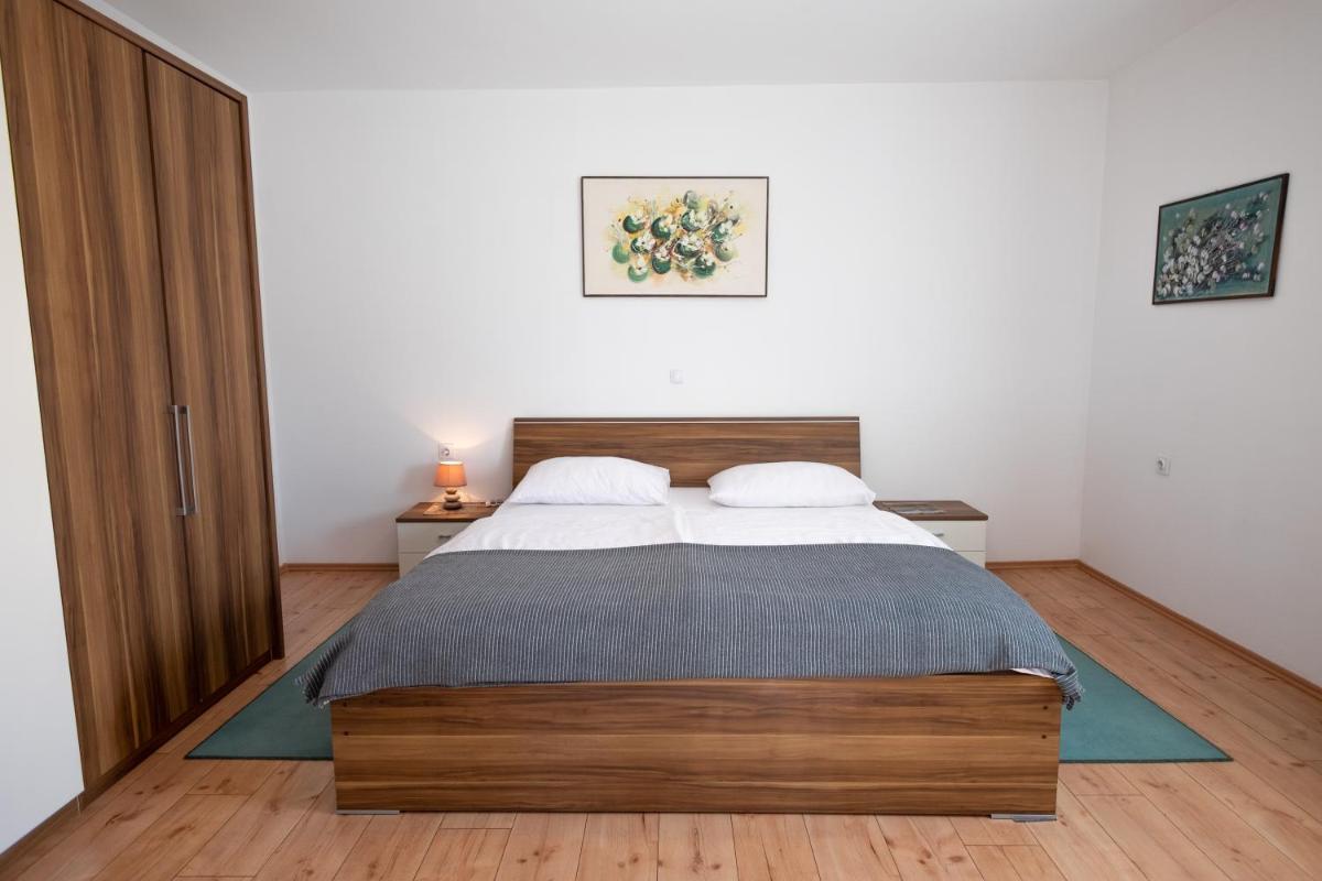 Apartmani Suzana view 2