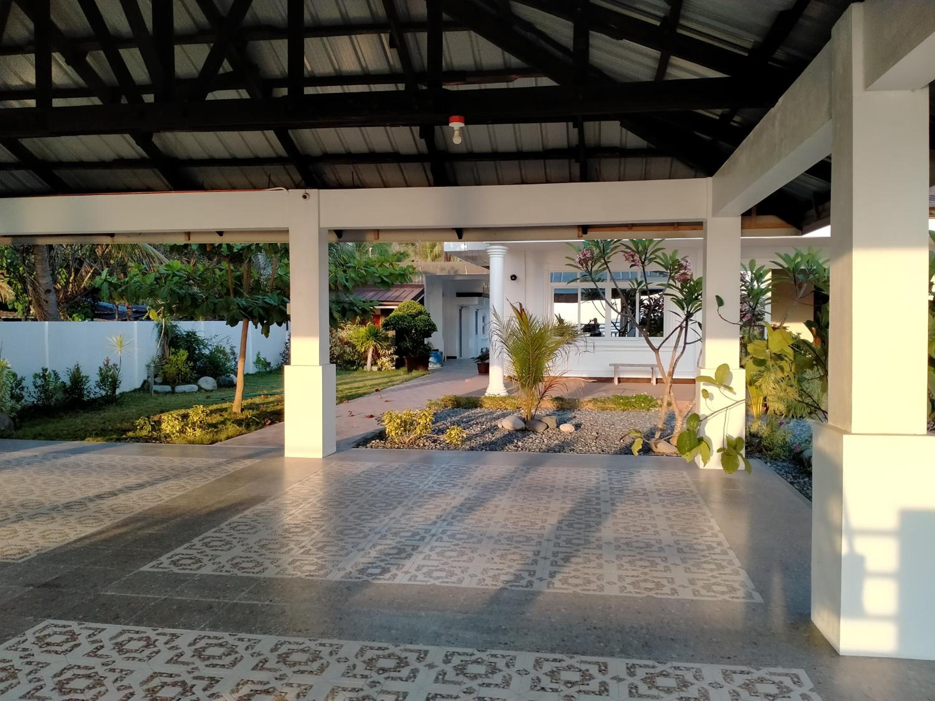 Cesar Villa sea side view 3