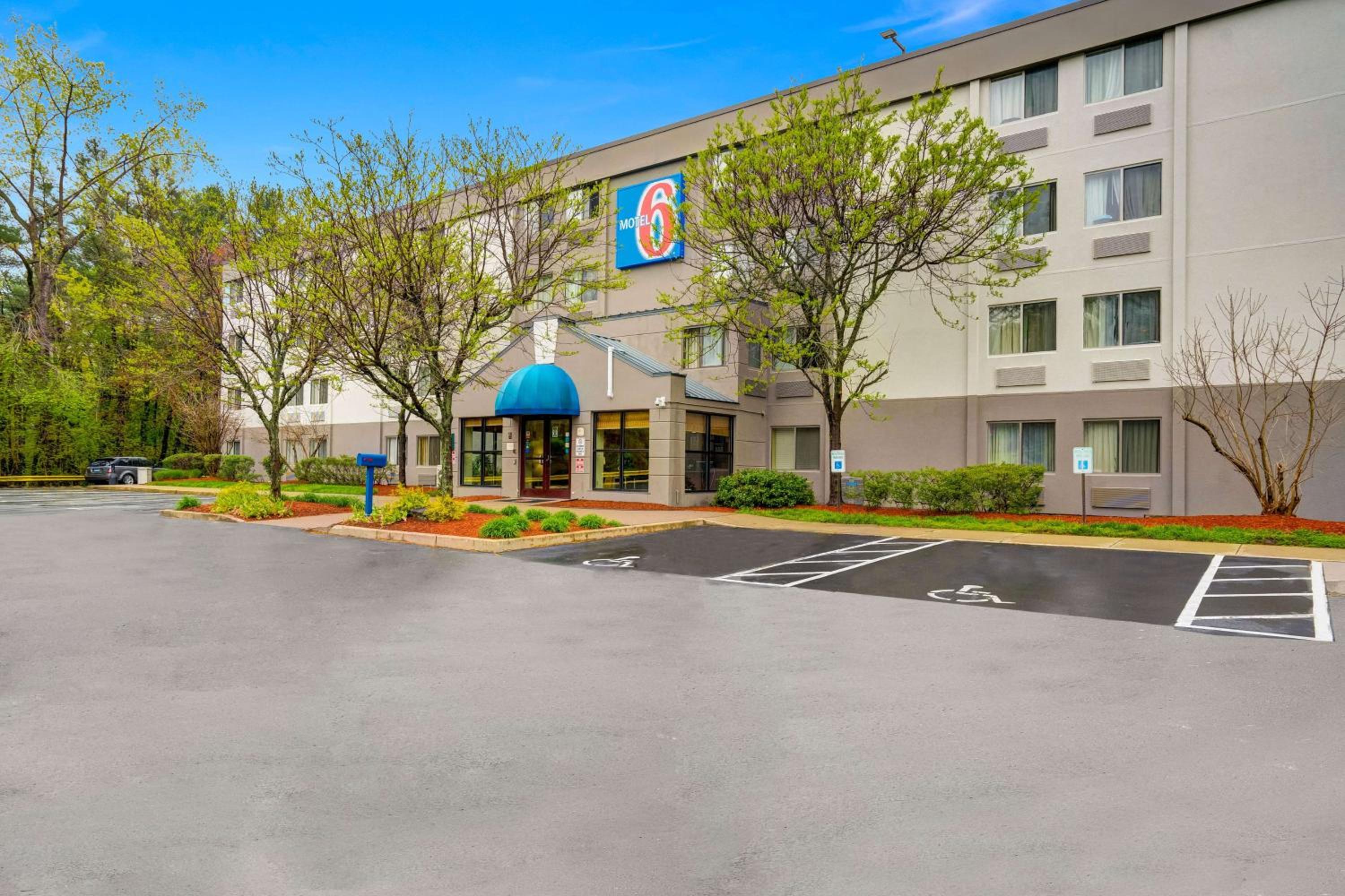 Milford Vacations - Motel 6-Milford, CT - Property Image 59