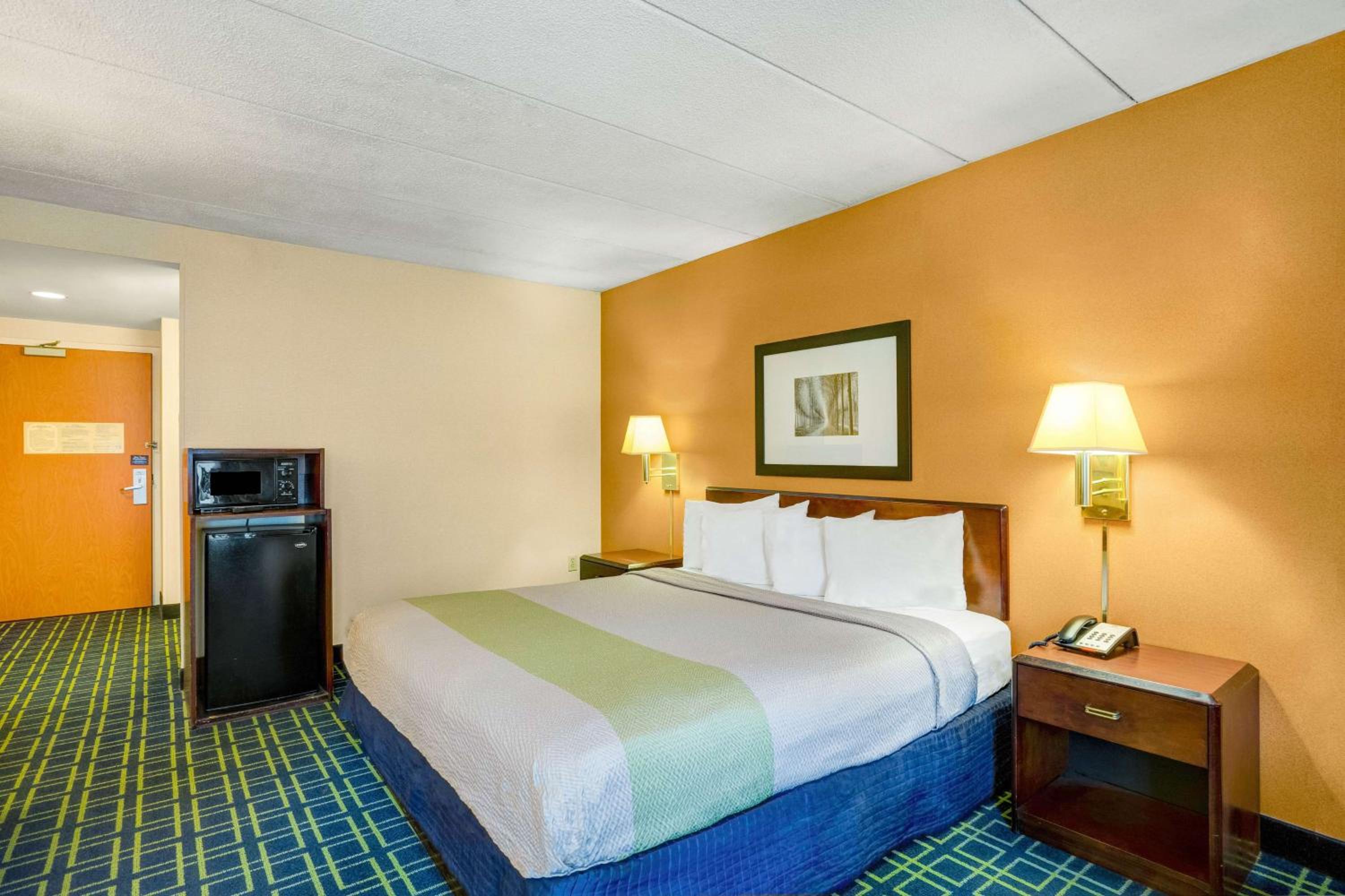 Milford Vacations - Motel 6-Milford, CT - Property Image 5