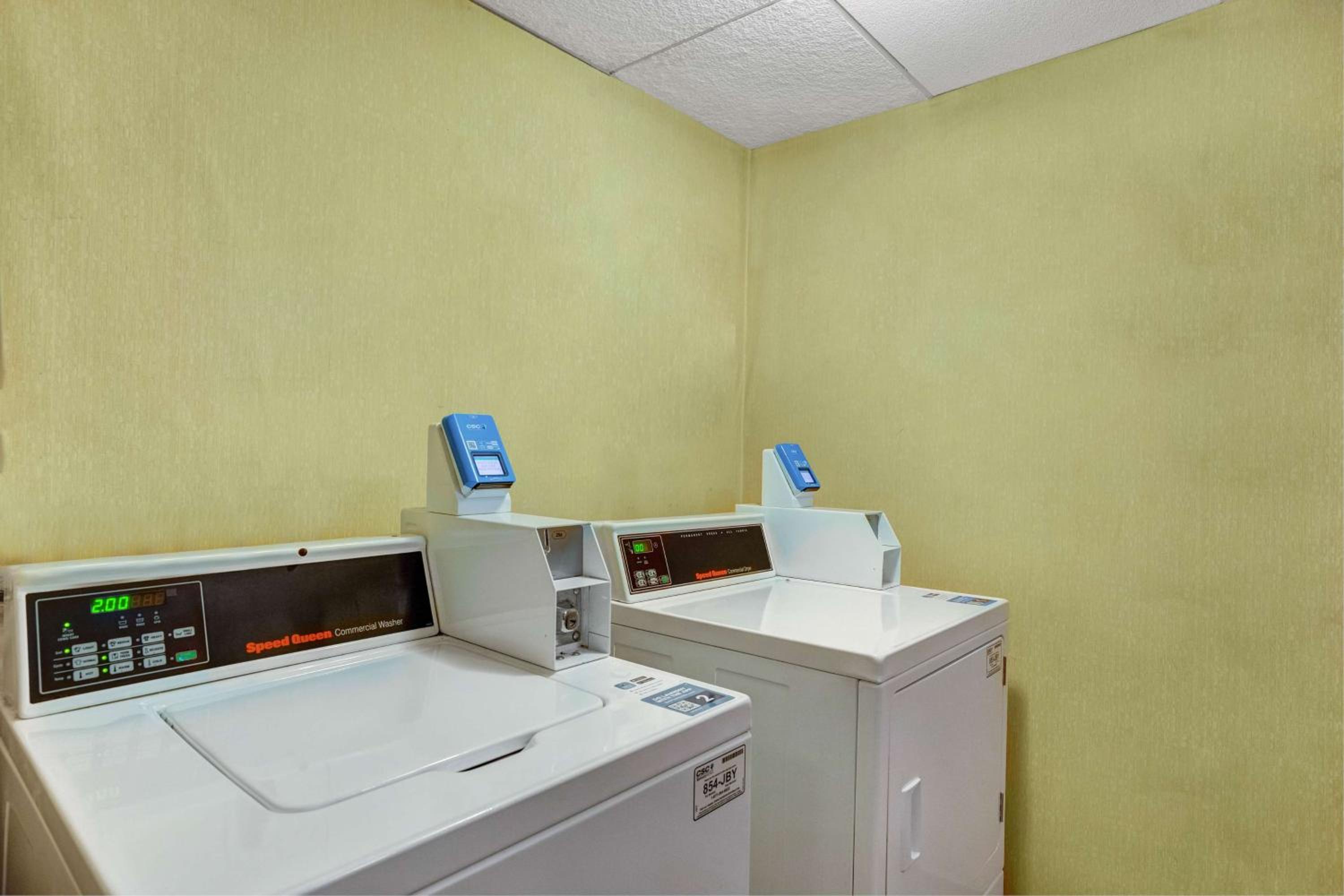 Milford Vacations - Motel 6-Milford, CT - Property Image 58