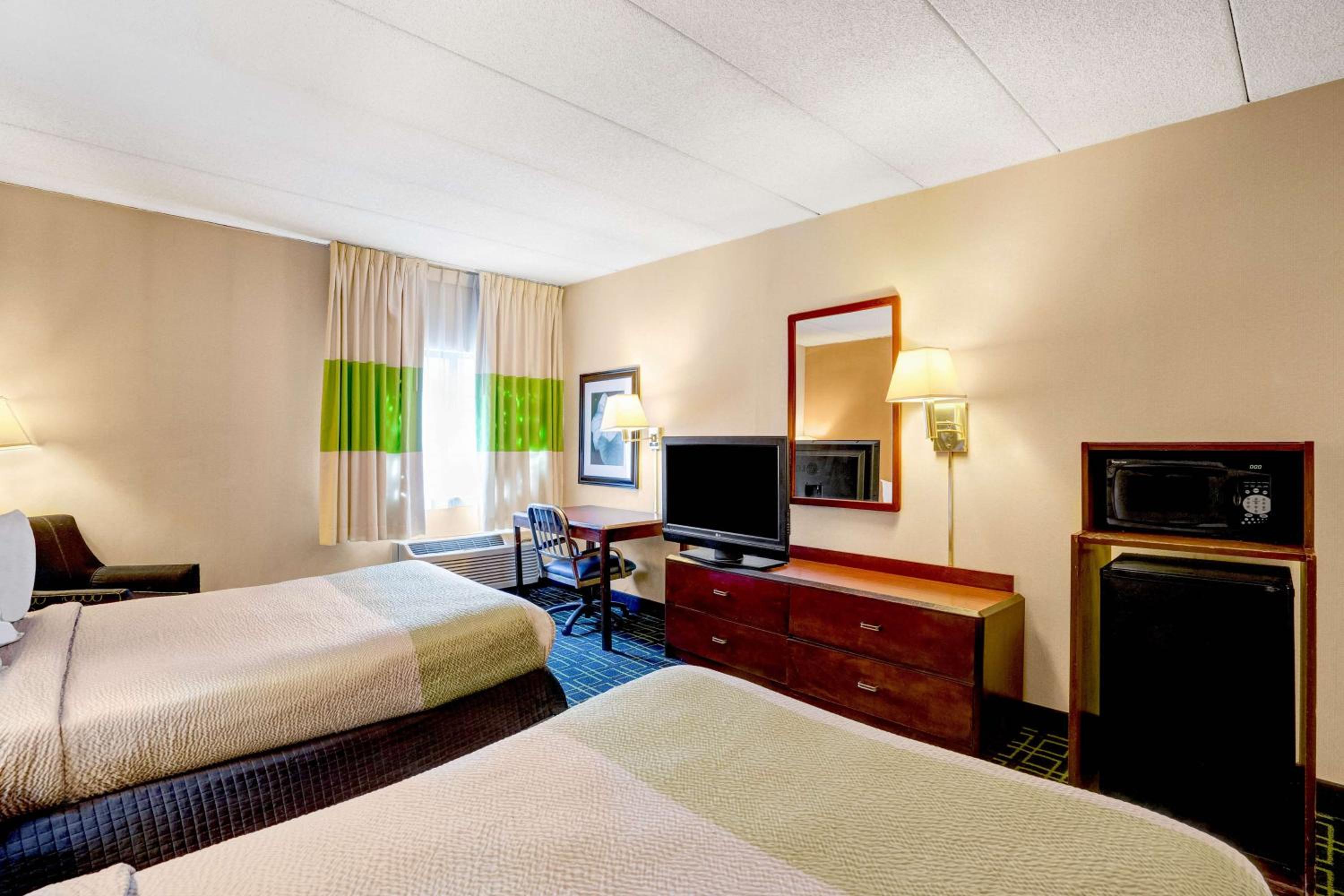Milford Vacations - Motel 6-Milford, CT - Property Image 38