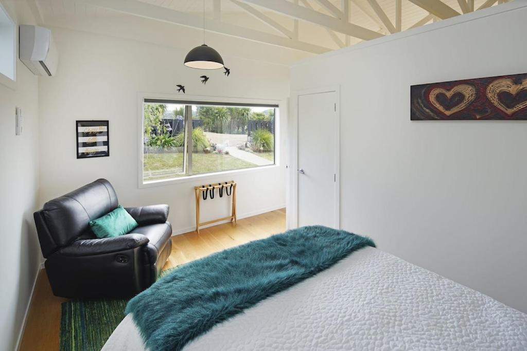 Fairview Unit 2 - Stay Waiheke view 4