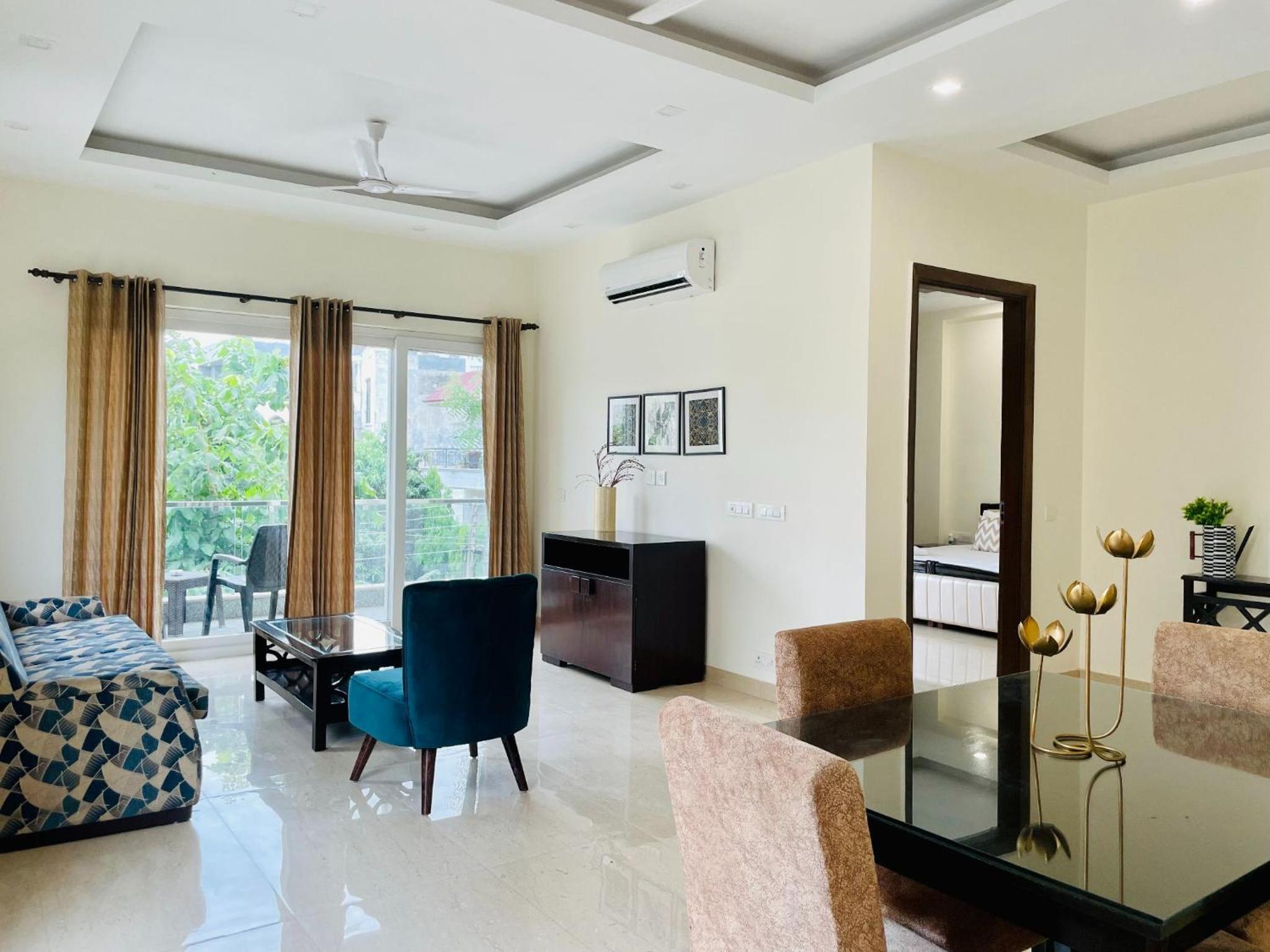 BluO 1BHK - DLF CyberCity, MG Road - Balcony, Lift view 4