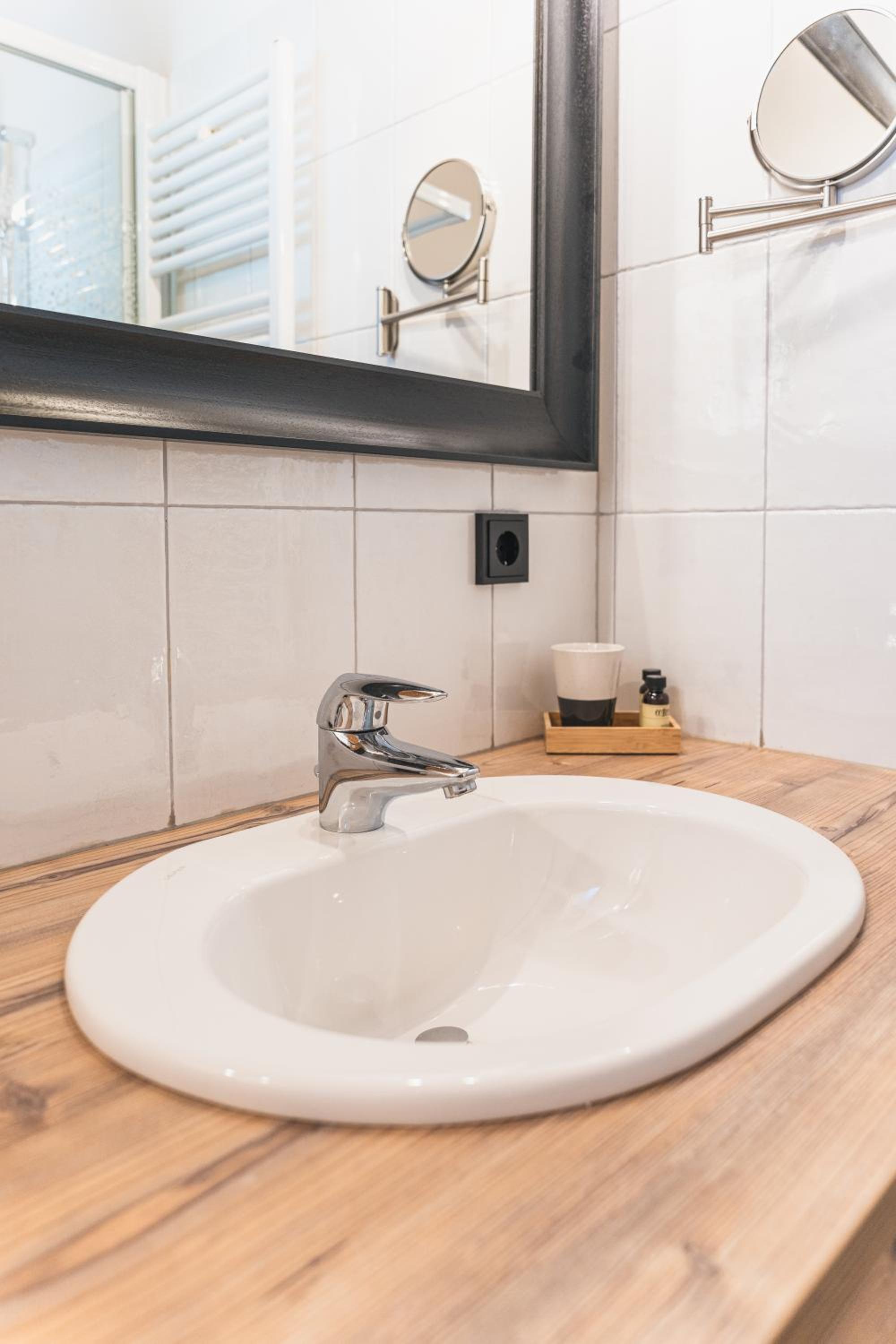 Dorfchalets & Apartments - in Kaprun centre including FREE entry Tauern Spa and Summer Card