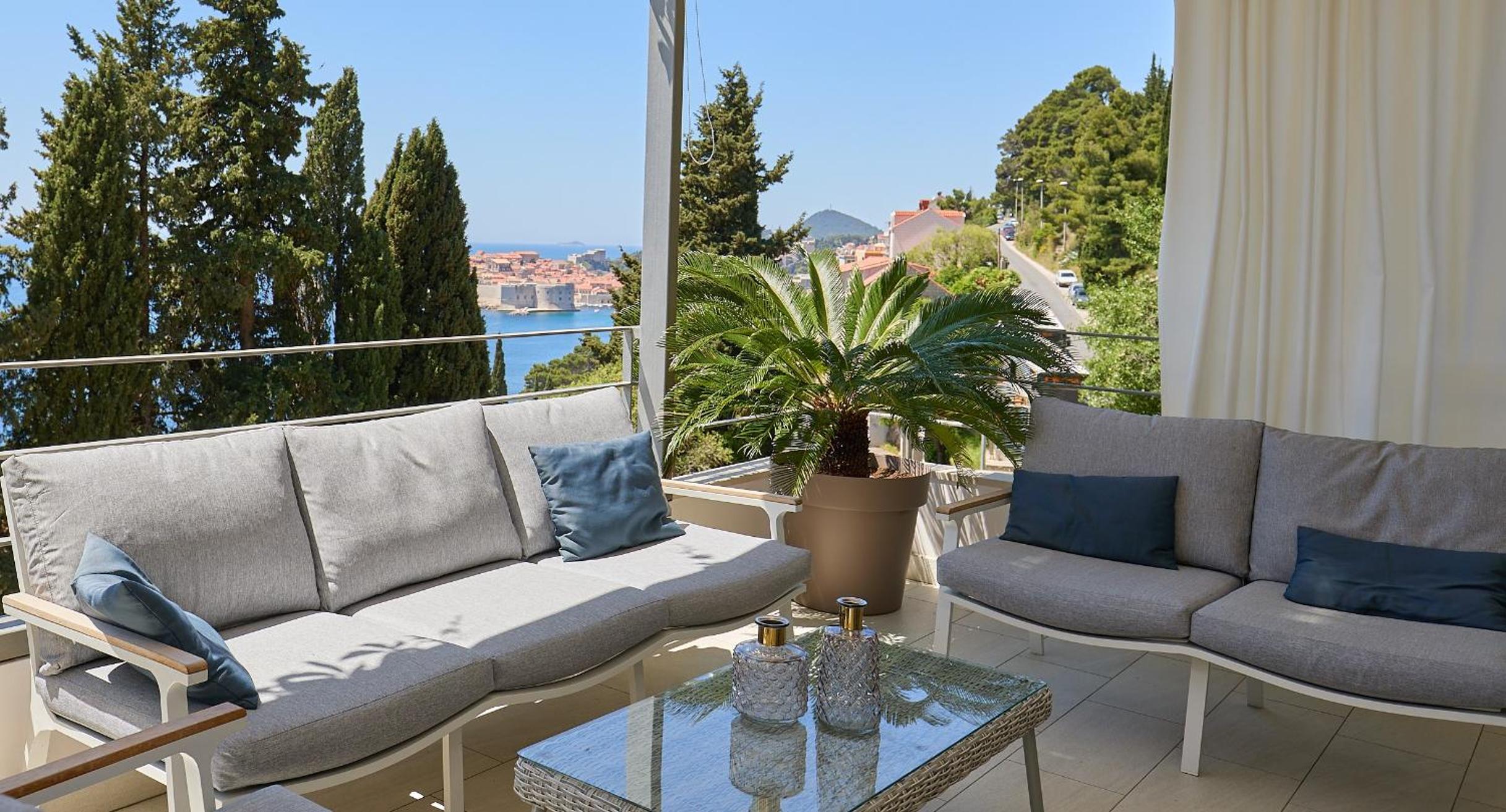 Villa King