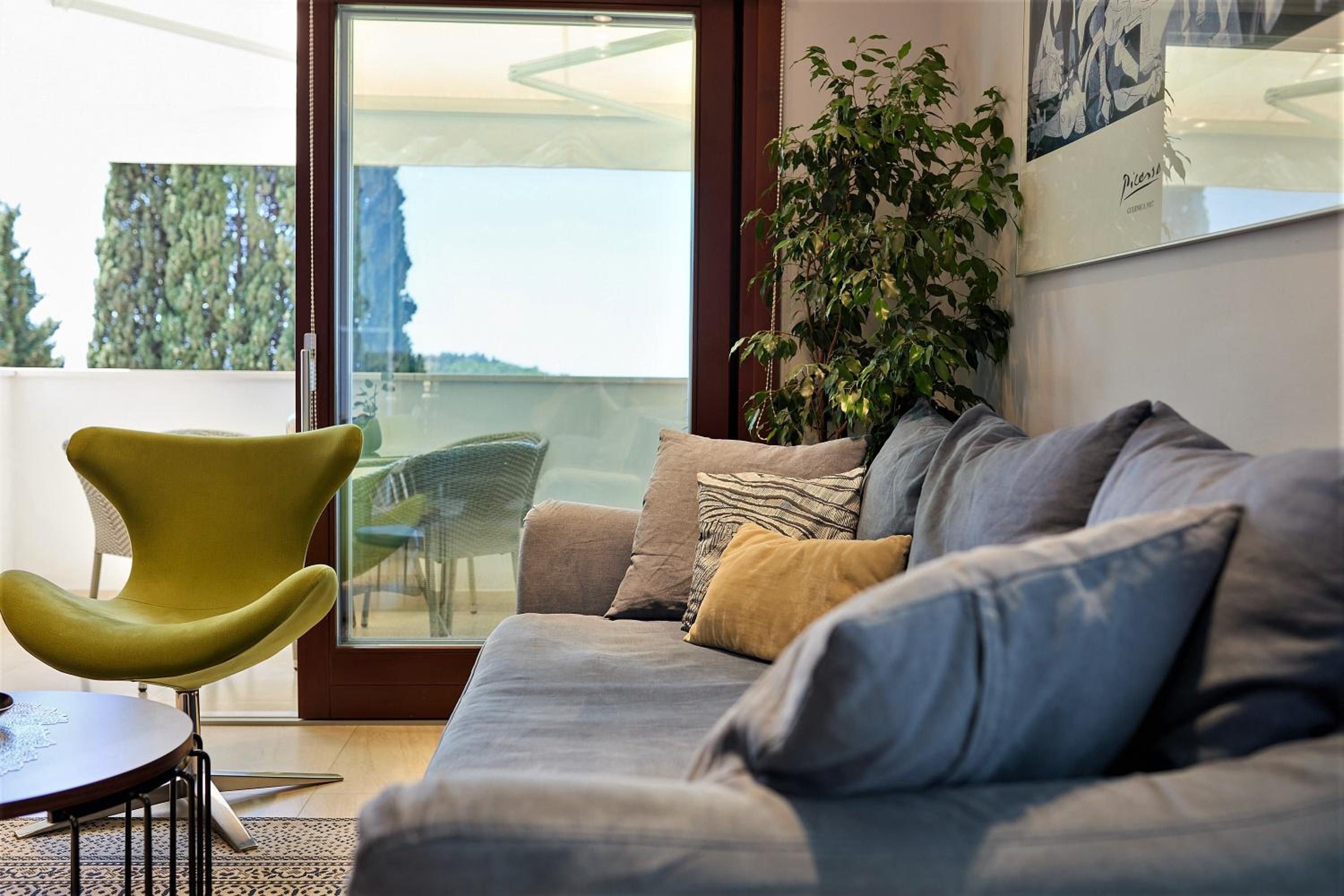 Villa King