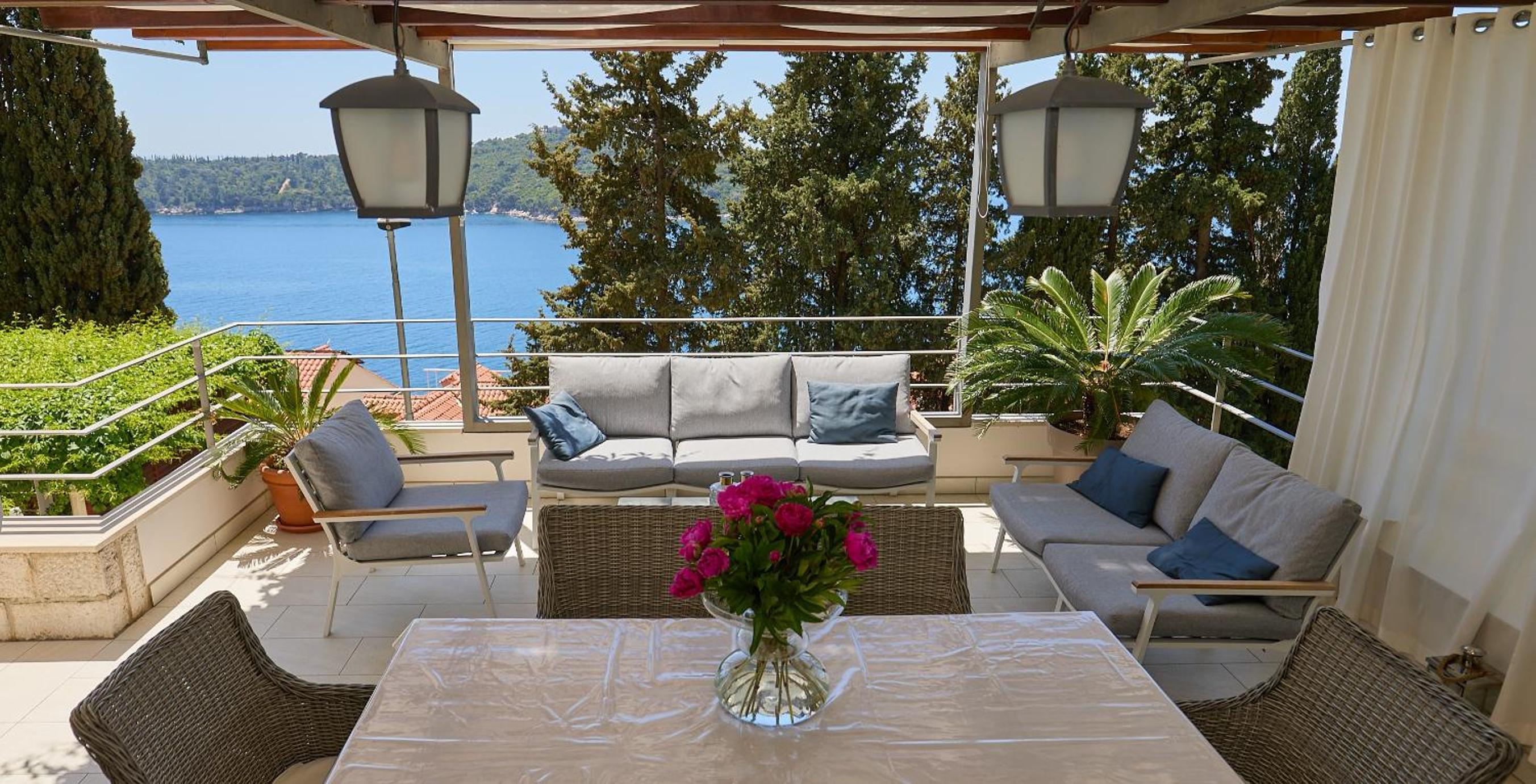 Villa King