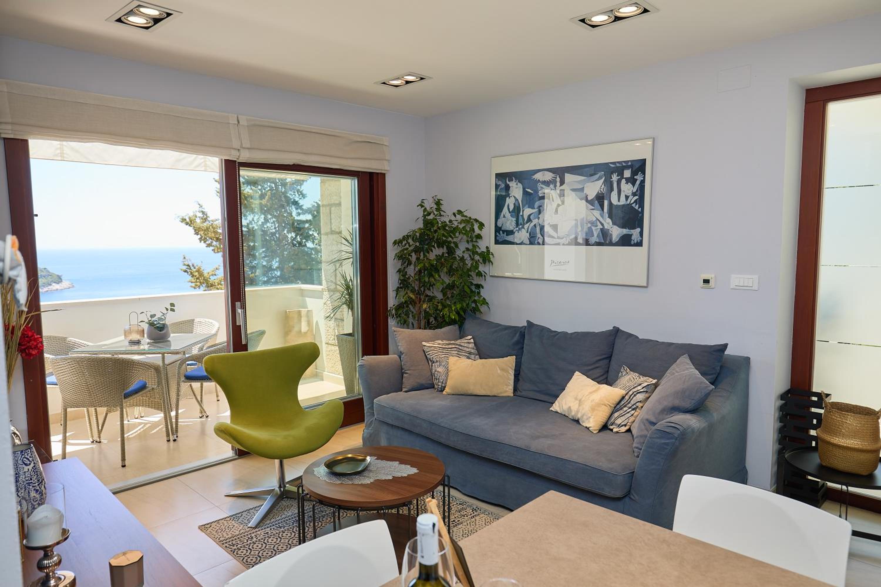Villa King