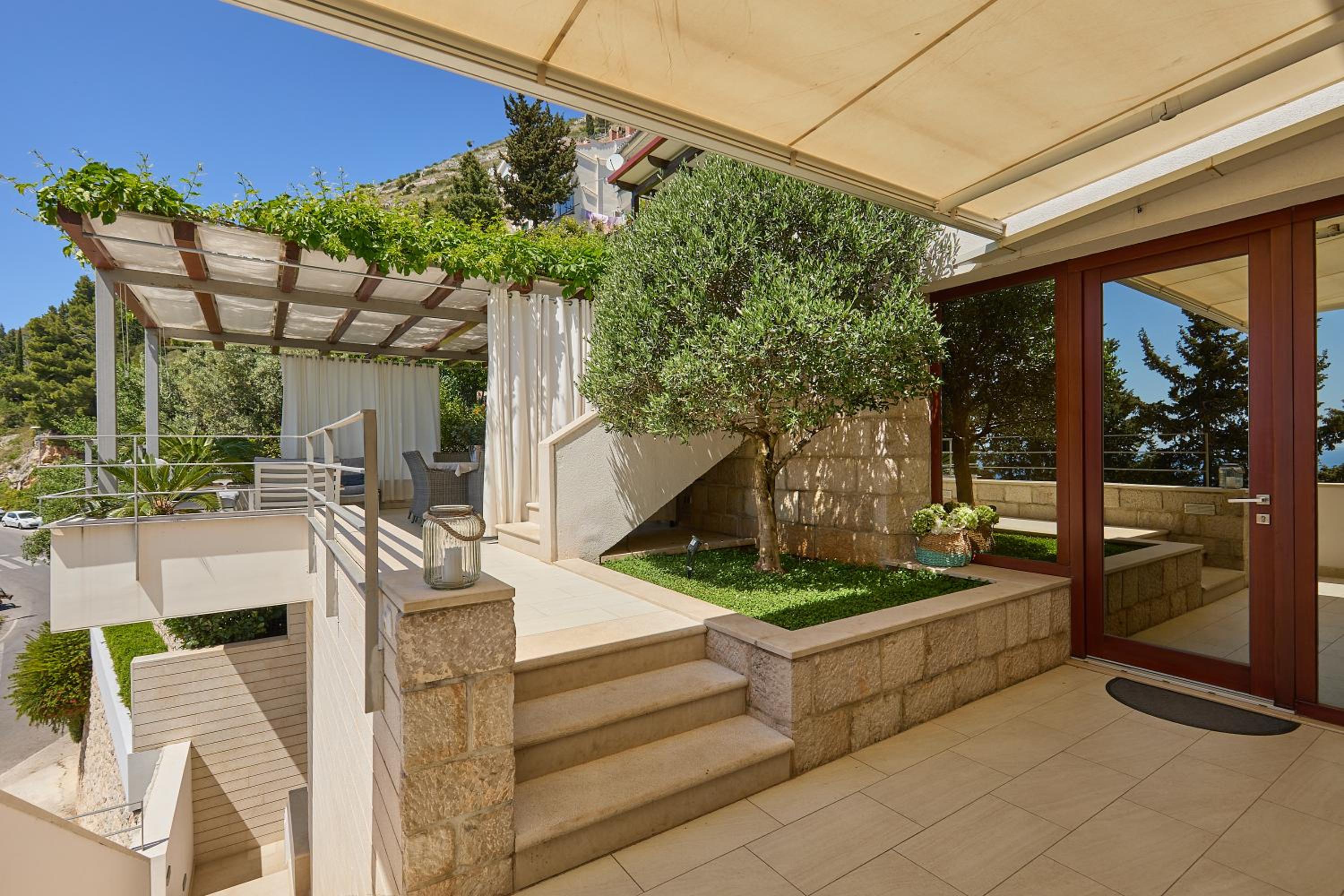 Villa King