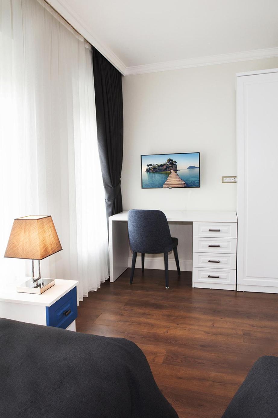 Garlon Residence - Image 50