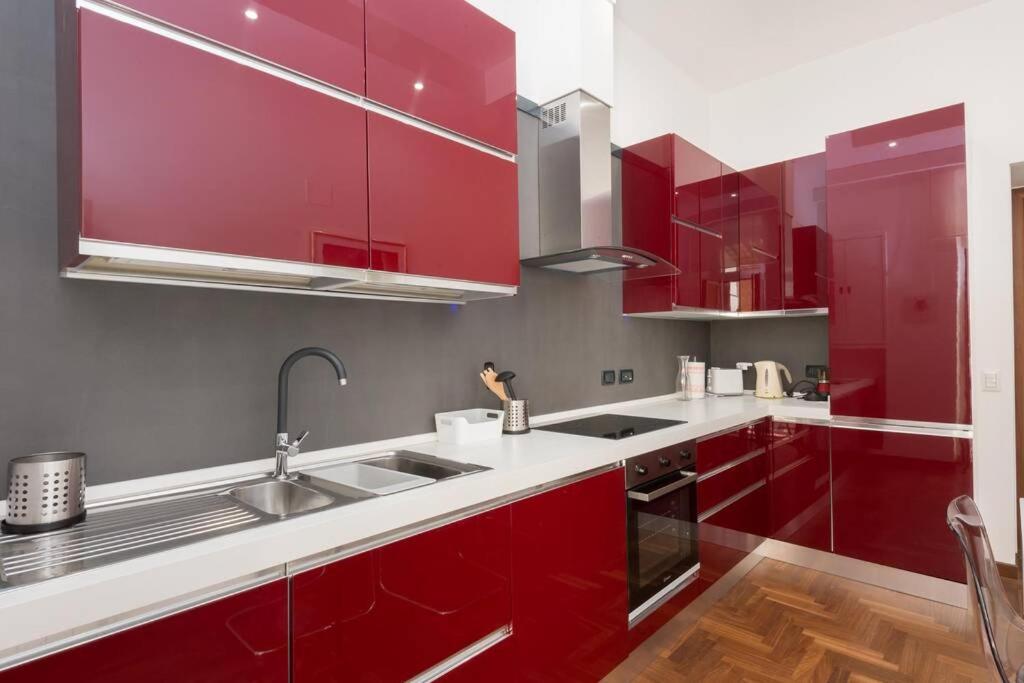 Popolo Elegant Two Bedroom Apartment