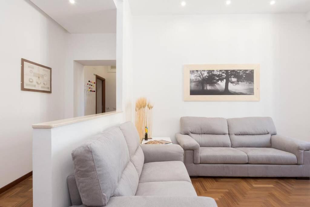 Popolo Elegant Two Bedroom Apartment