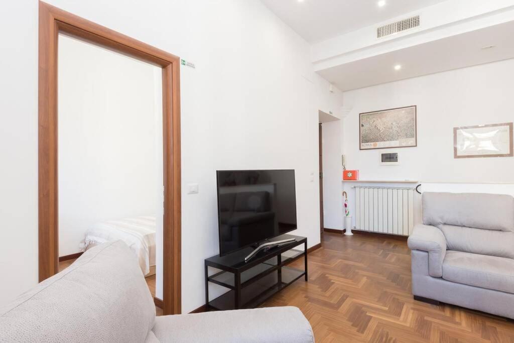 Popolo Elegant Two Bedroom Apartment