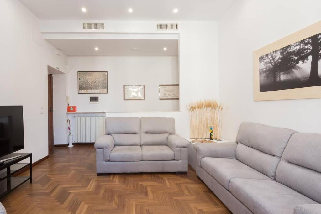 Popolo Elegant Two Bedroom Apartment