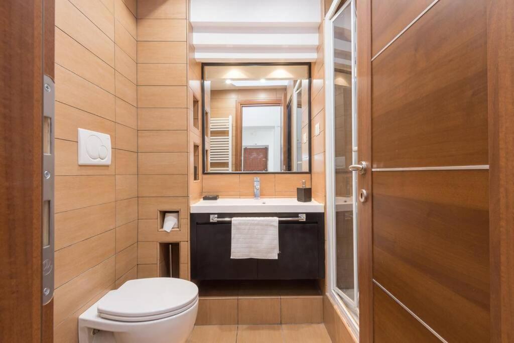 Popolo Elegant Two Bedroom Apartment