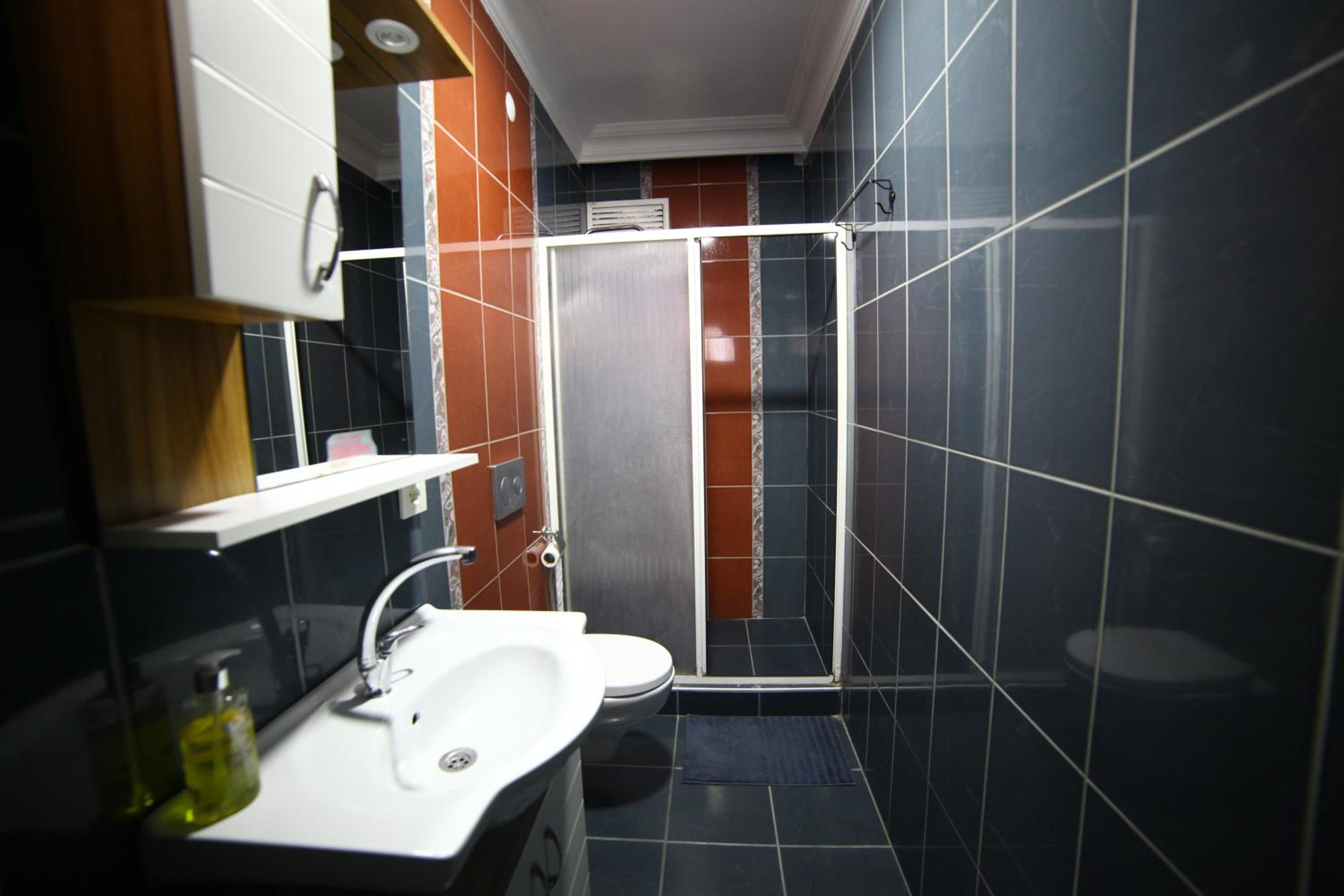 YOLO Hostel