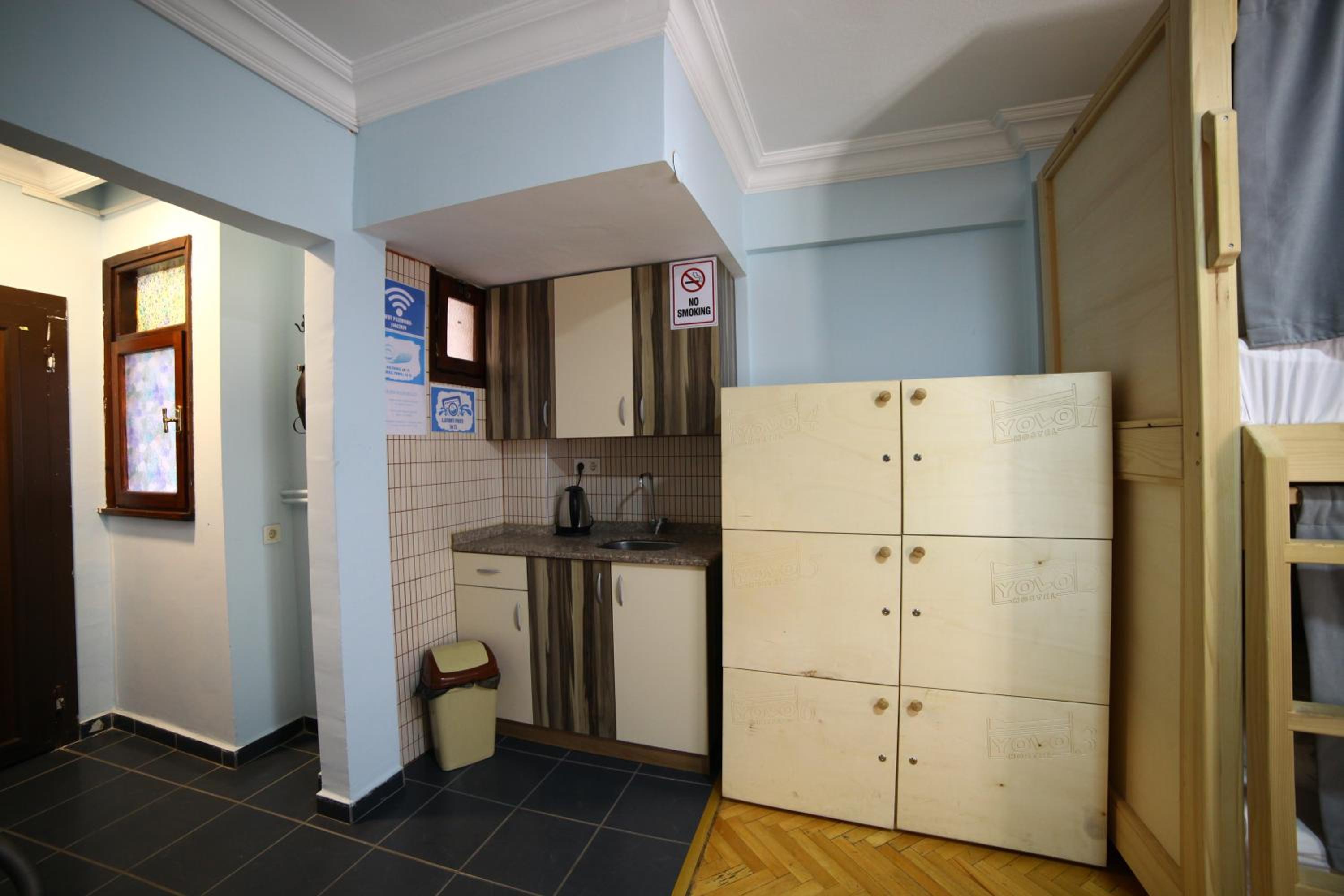 YOLO Hostel