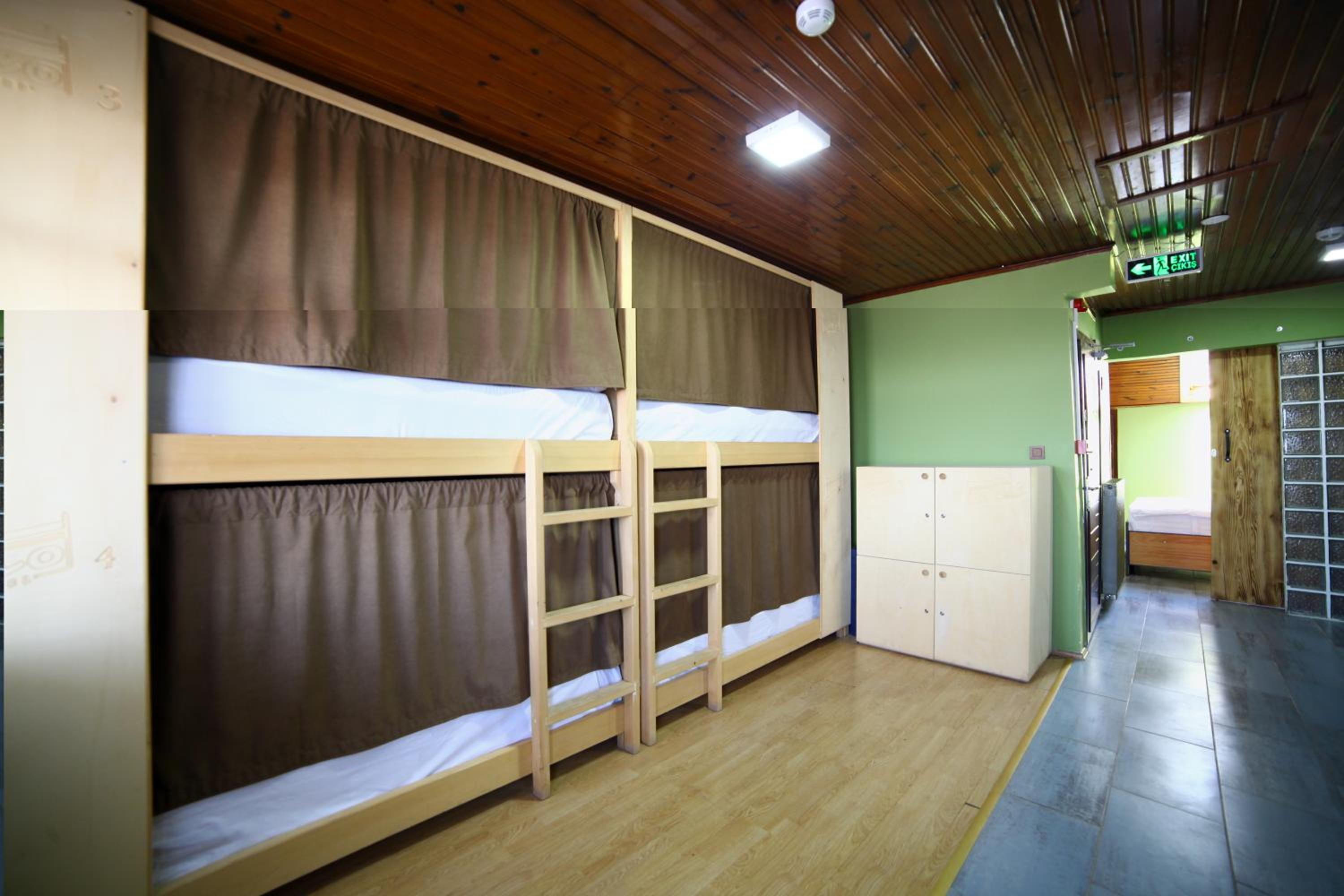 YOLO Hostel