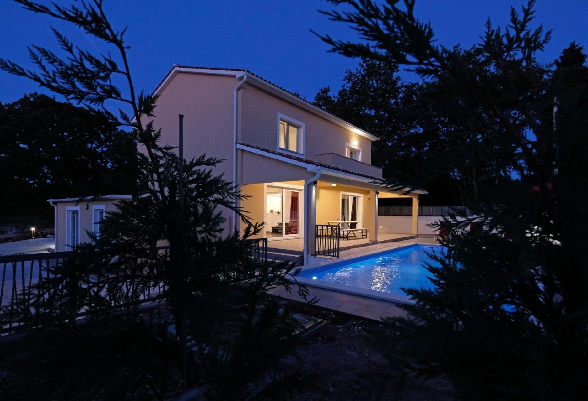 Villa-Boscari-relaxing-villa-at-the-end-of-Village view 3