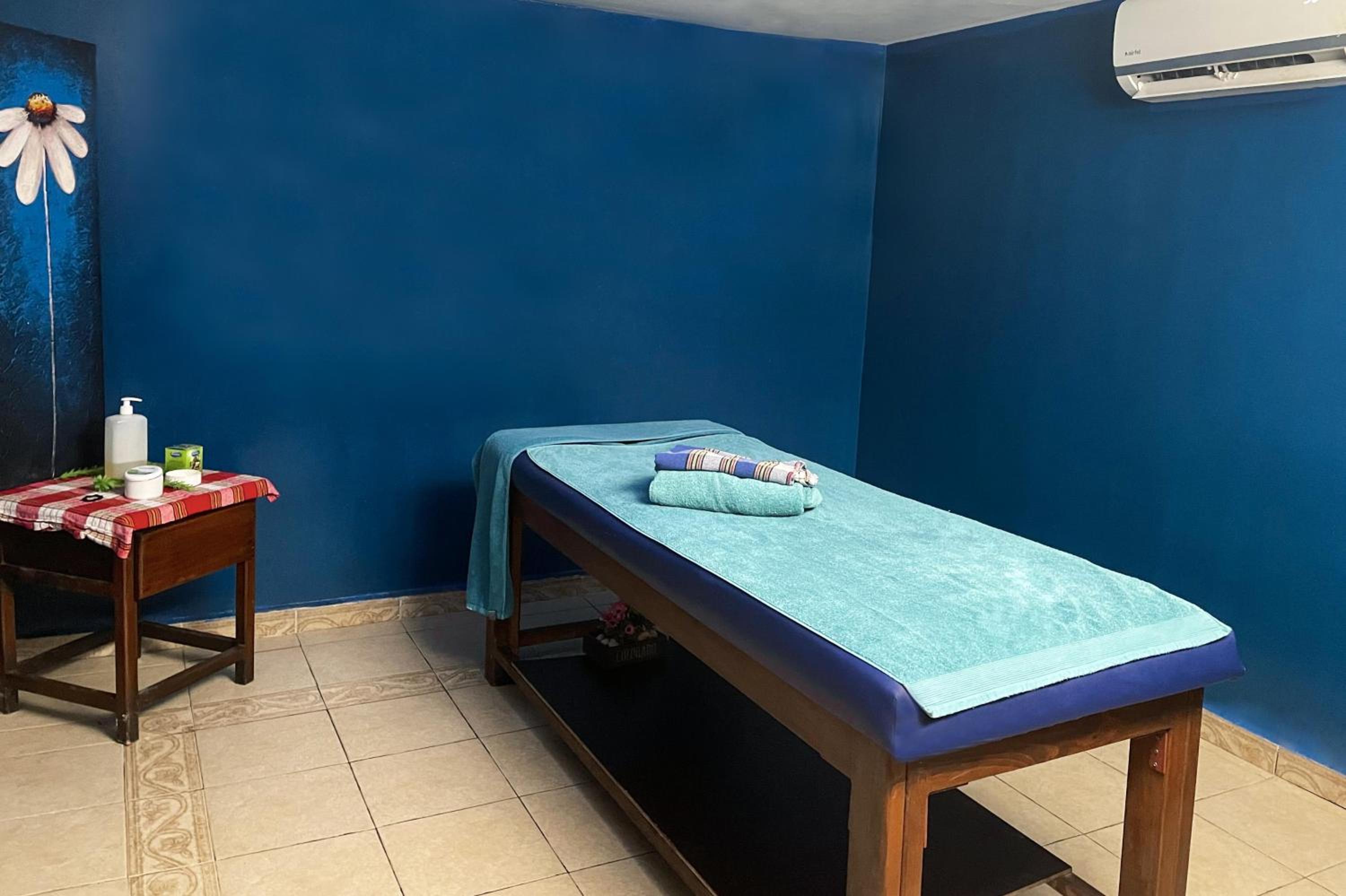 Kristal Beach Hotel - Image 5