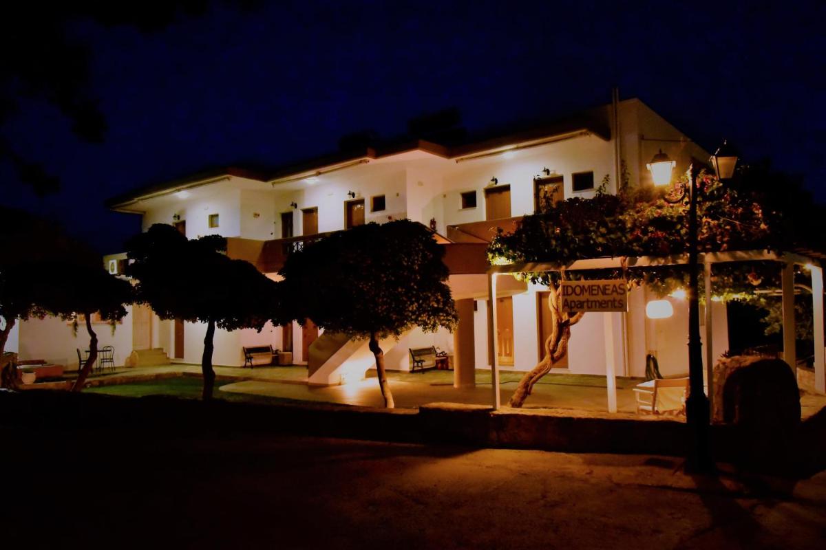 Idomeneas Apartments