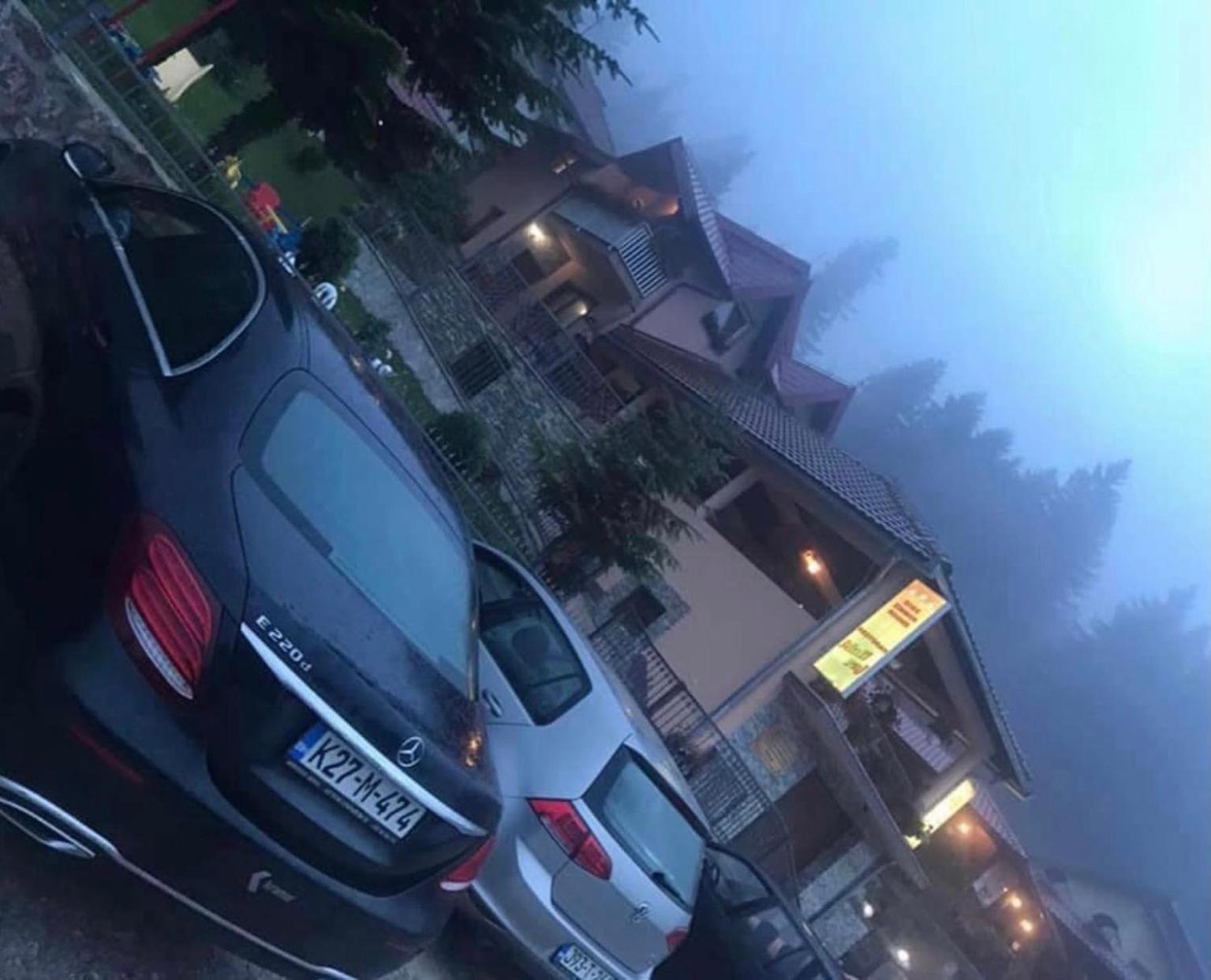 Restoran sa sobama za iznajmljivanje MALI RAJ