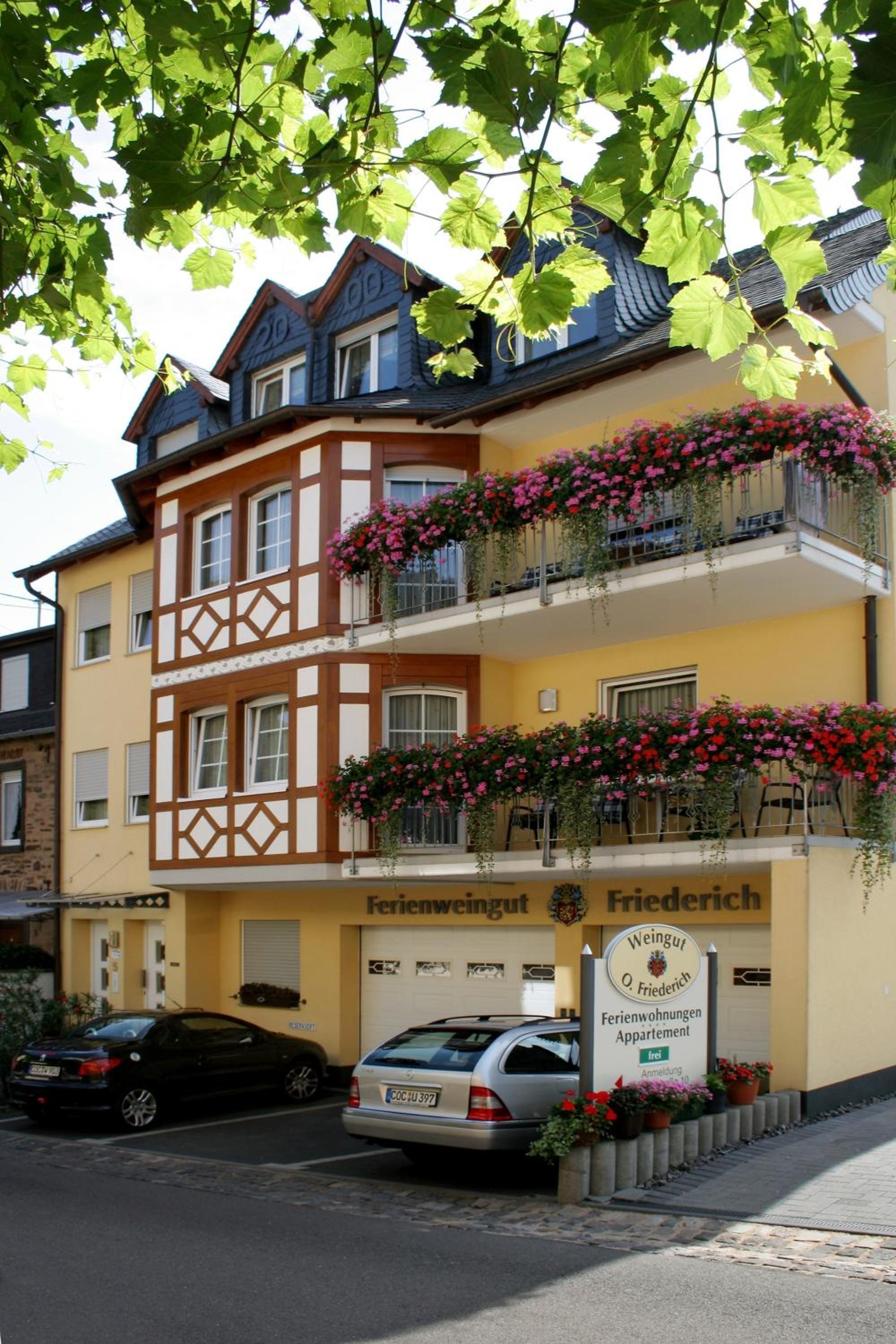 Hotel Ferienwohnungen Oswald Friederich - Image 1