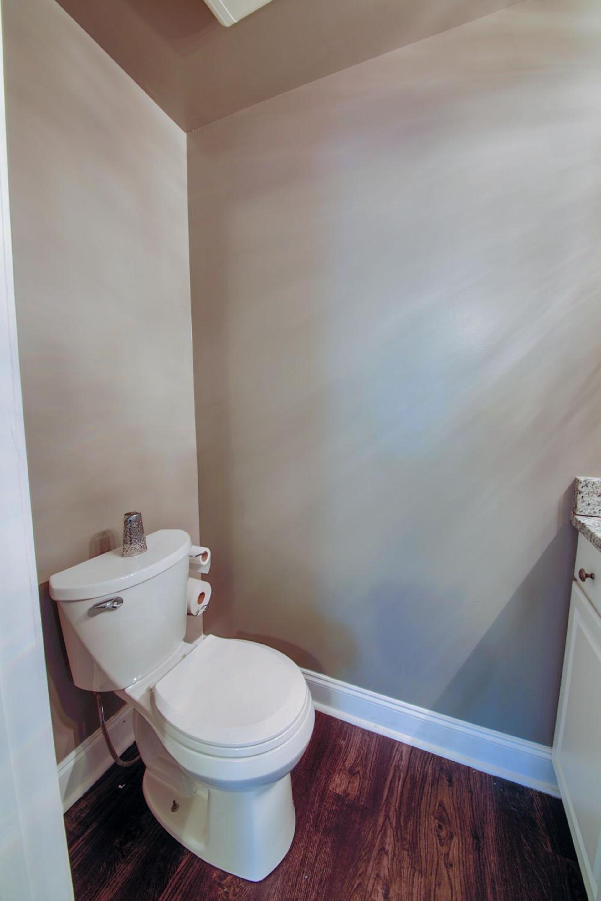 Brighton Bungalow Historic Town Square Charm Near Memphis Sleeps 6 view 3