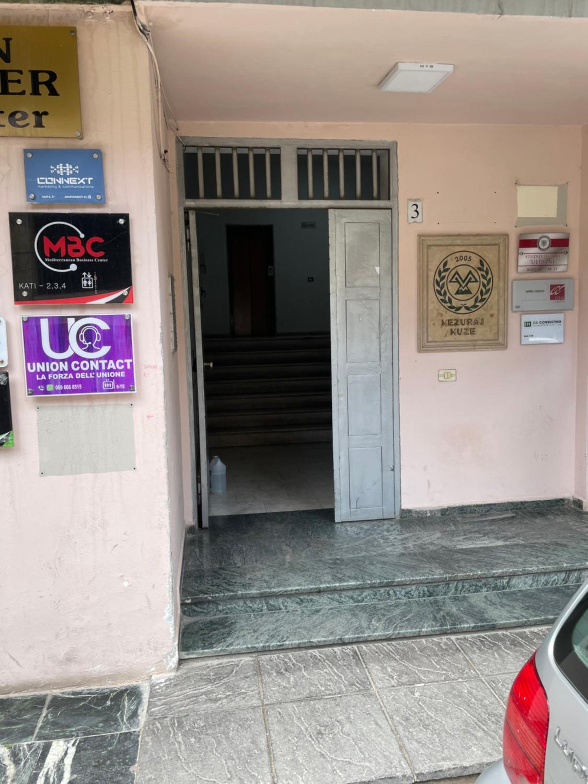 MAK Apartments