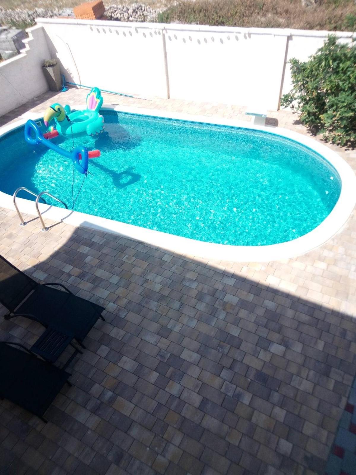 Apartment Tara with pool view 5