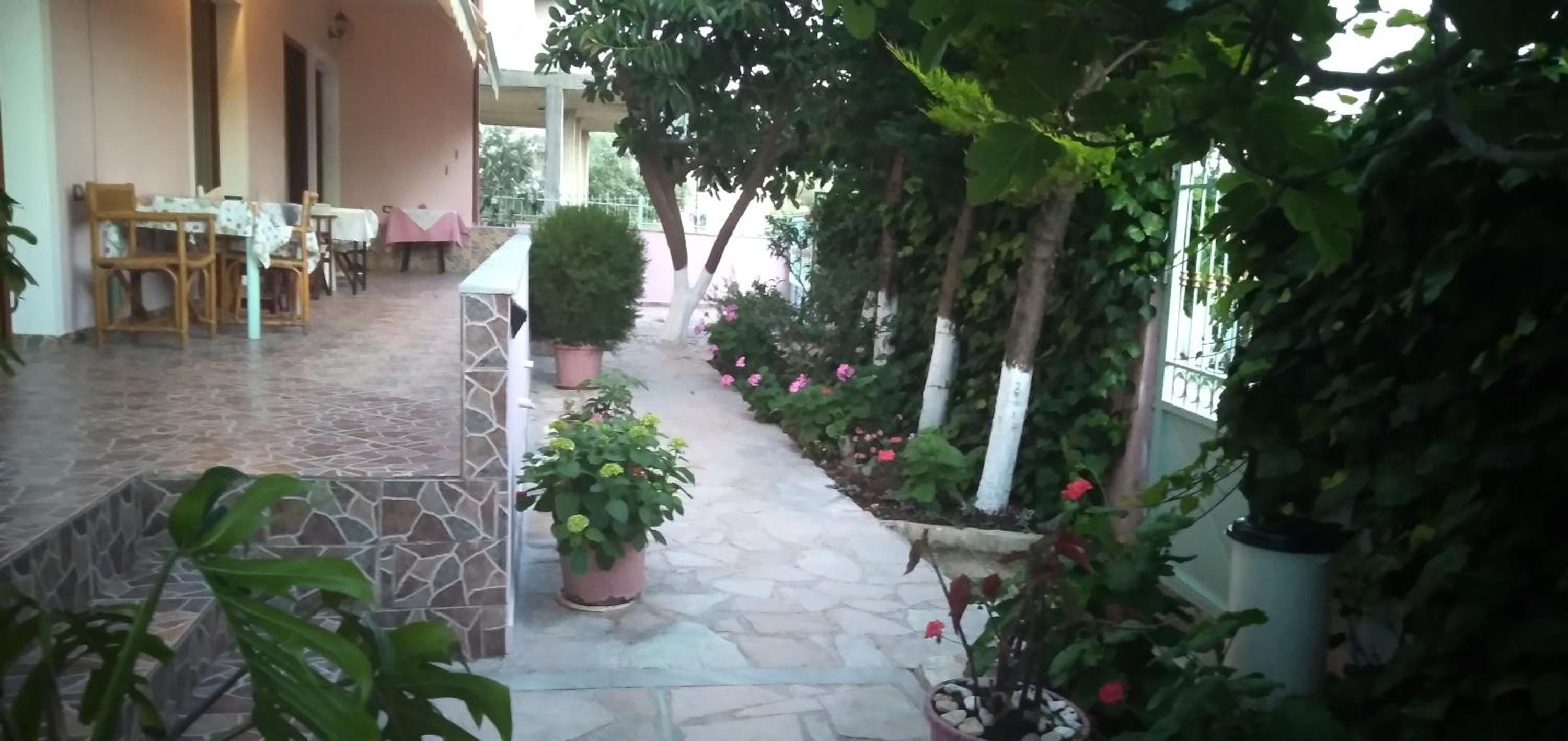 Villa Shpetim Zogaj.