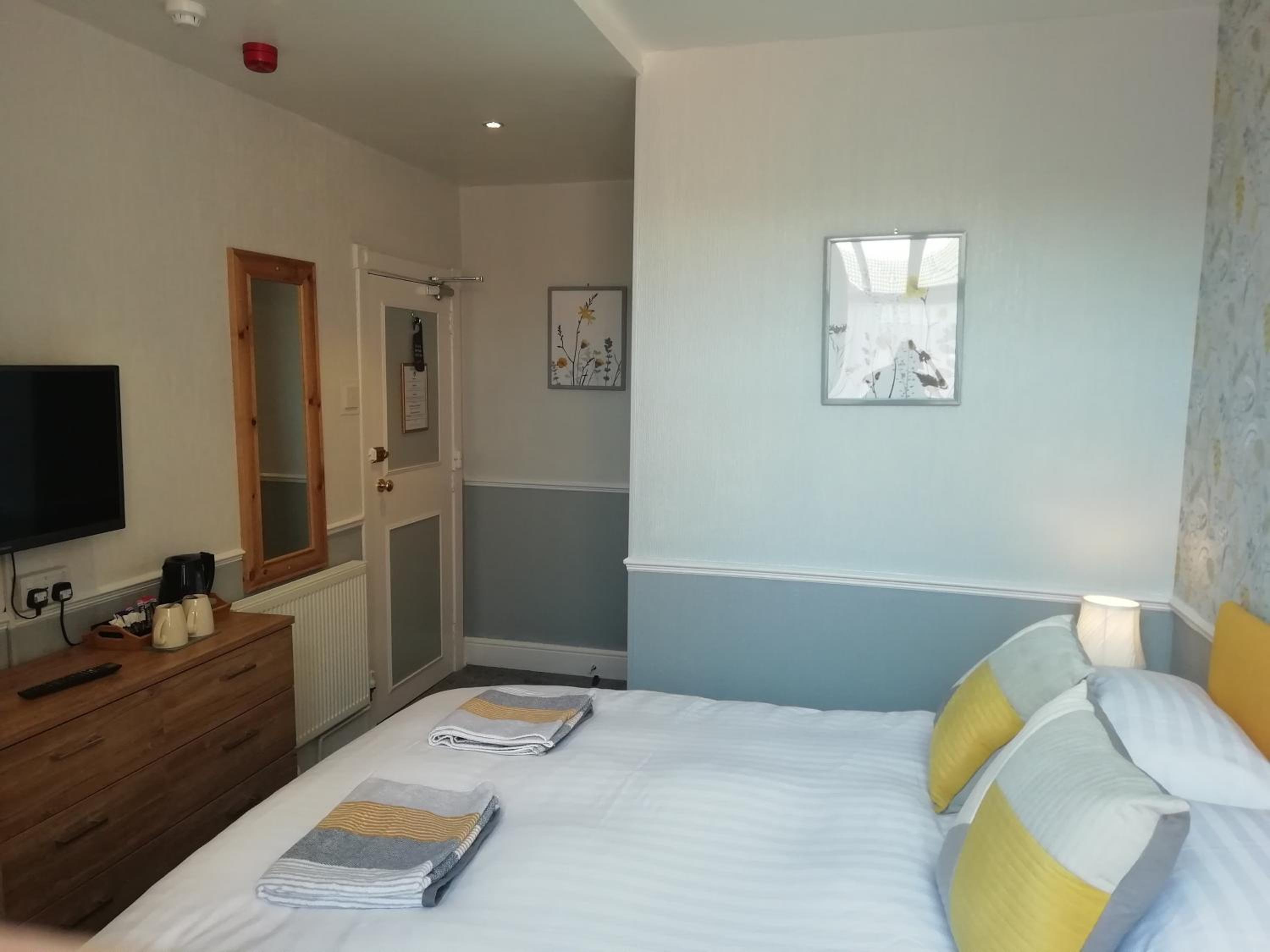 Shirley Heights Hotel