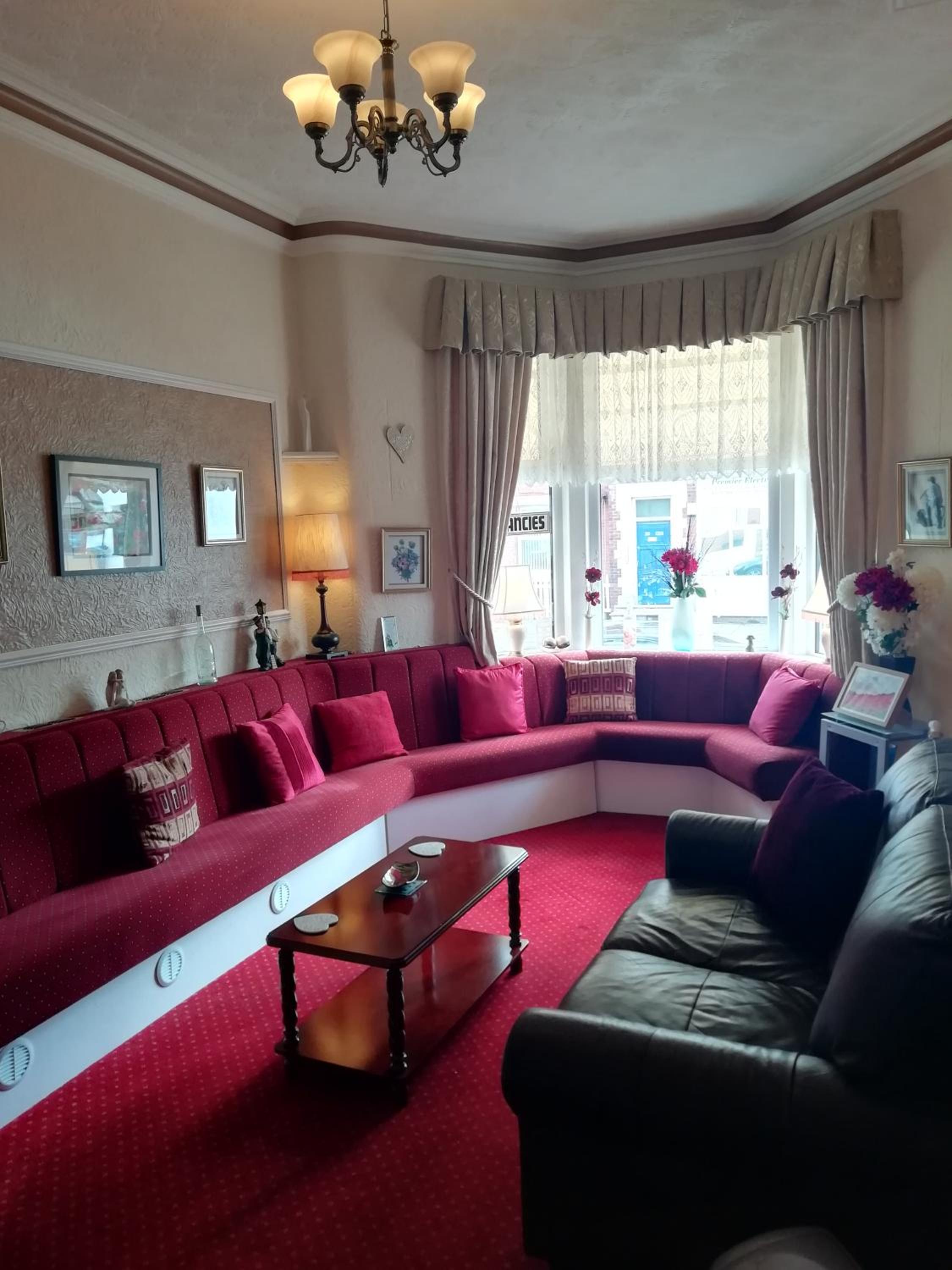 Shirley Heights Hotel