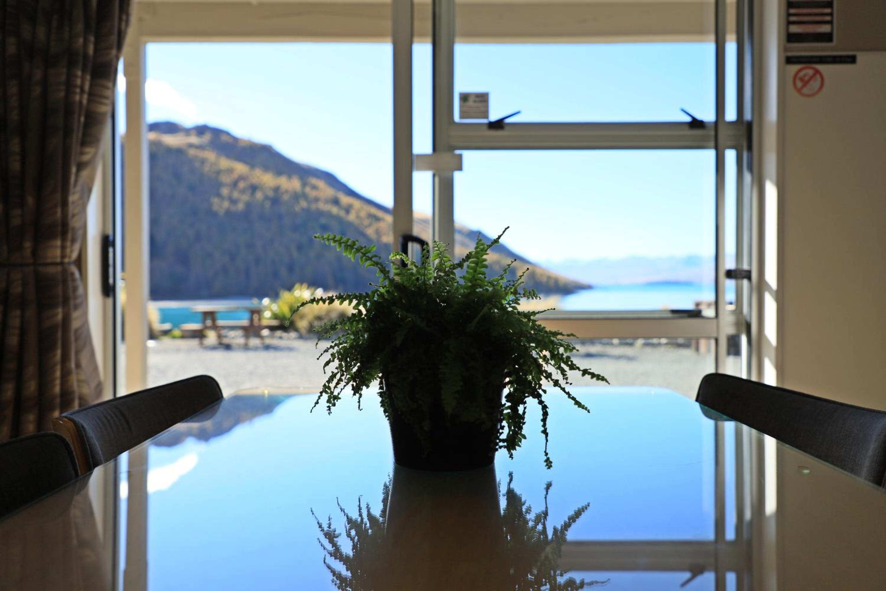 Lakes Edge Holiday Park 19