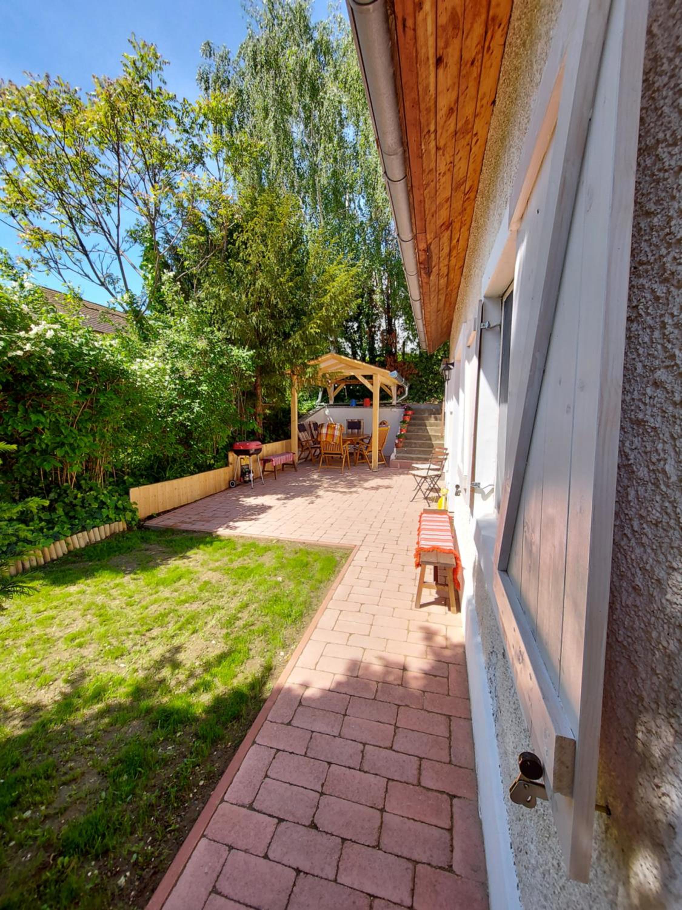 Kilátás a tóra Apartman view 5