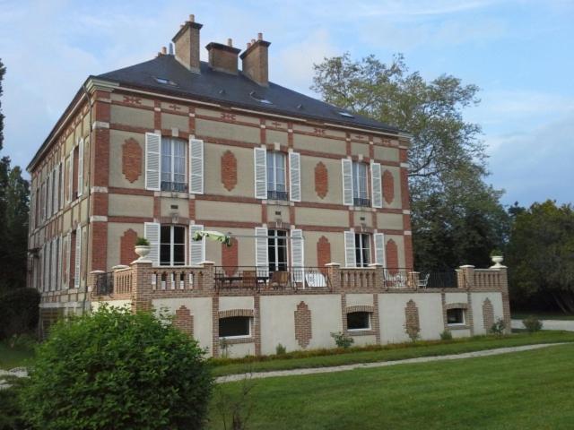 Château des Bouffards view 2