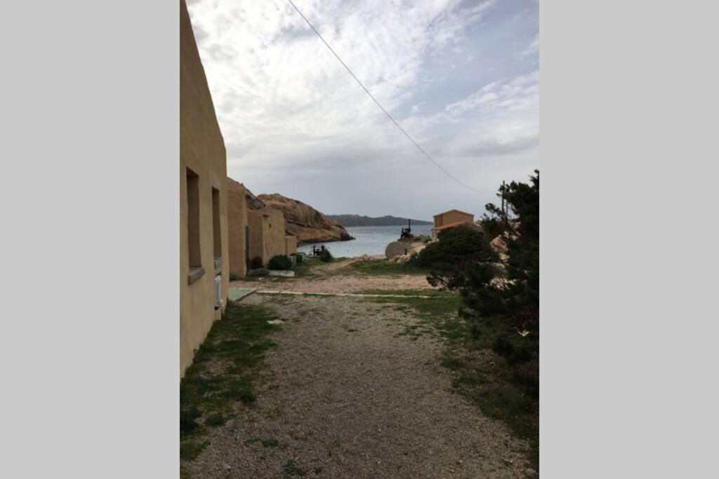 Cava Francese - La Maddalena - La casa dello scalpellino photo 5