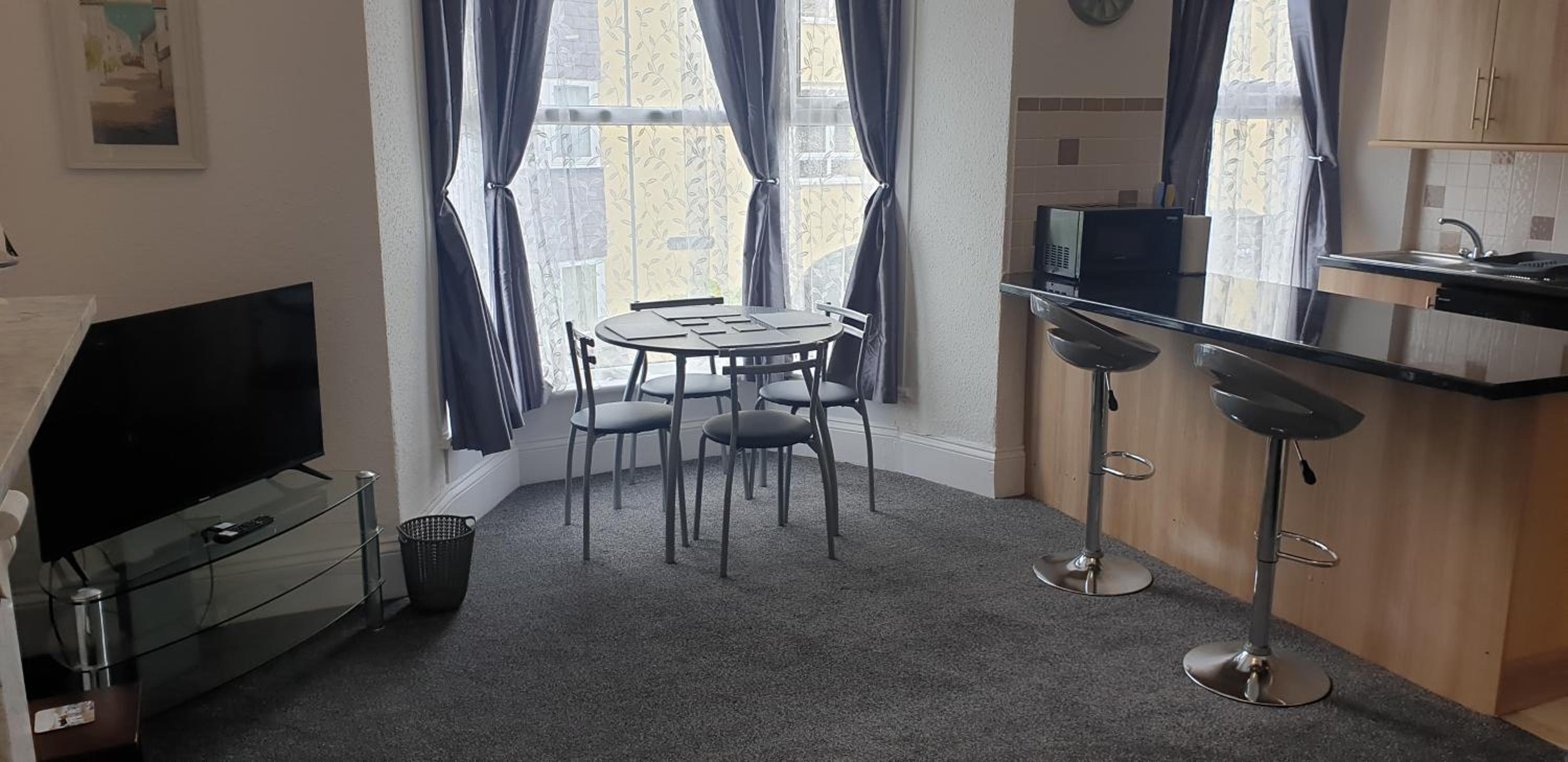 Glentworth Holiday Apartments view 3