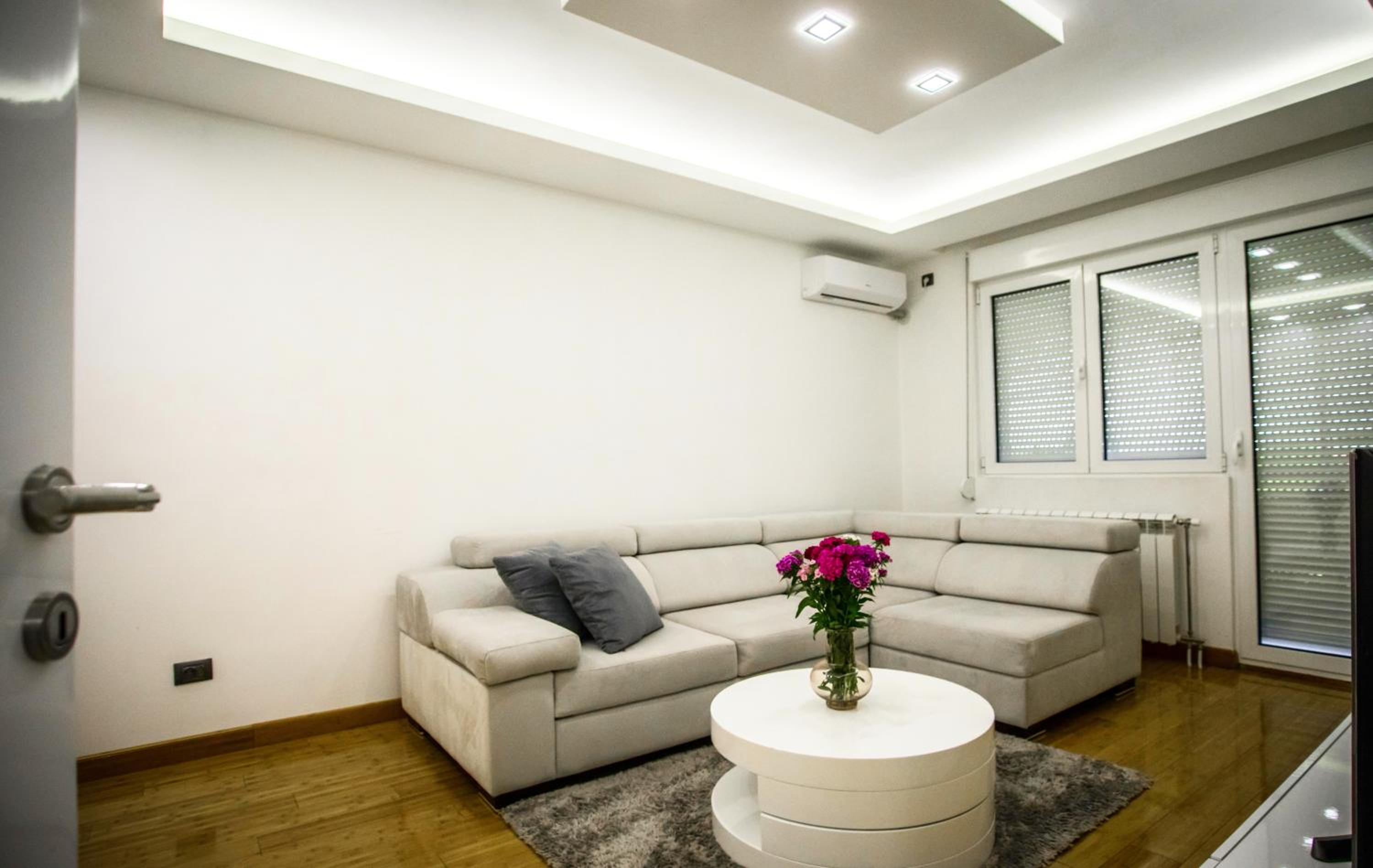 APARTMAN SIMIC - STAN NA DAN view 2