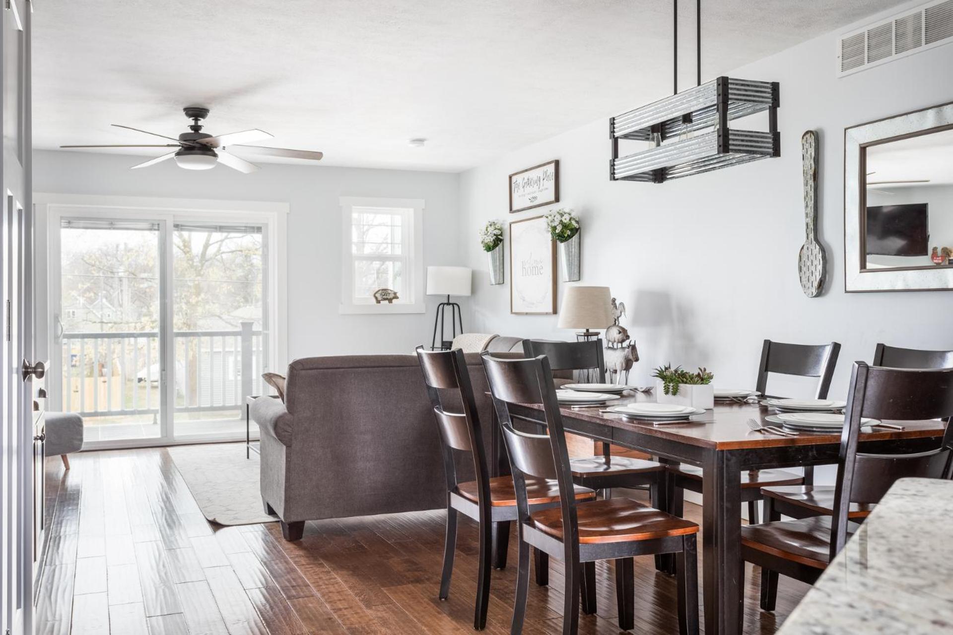 Hygge 3BD Townhom Downtow Winerie Beaches view 4