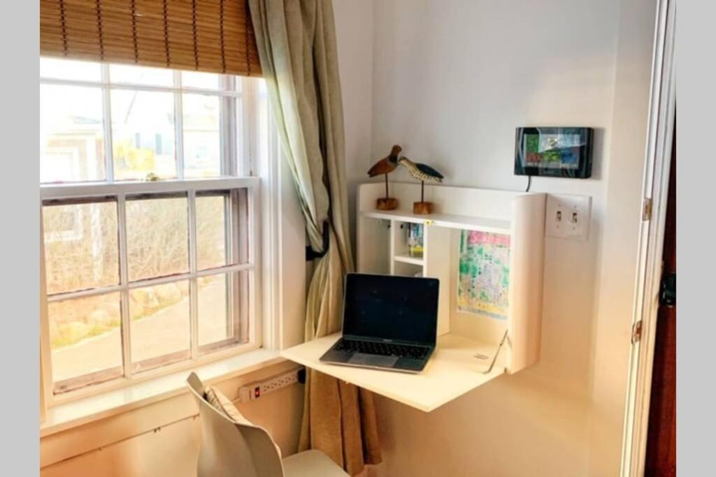 Private Beach Cottage for two in Sconset! view 2