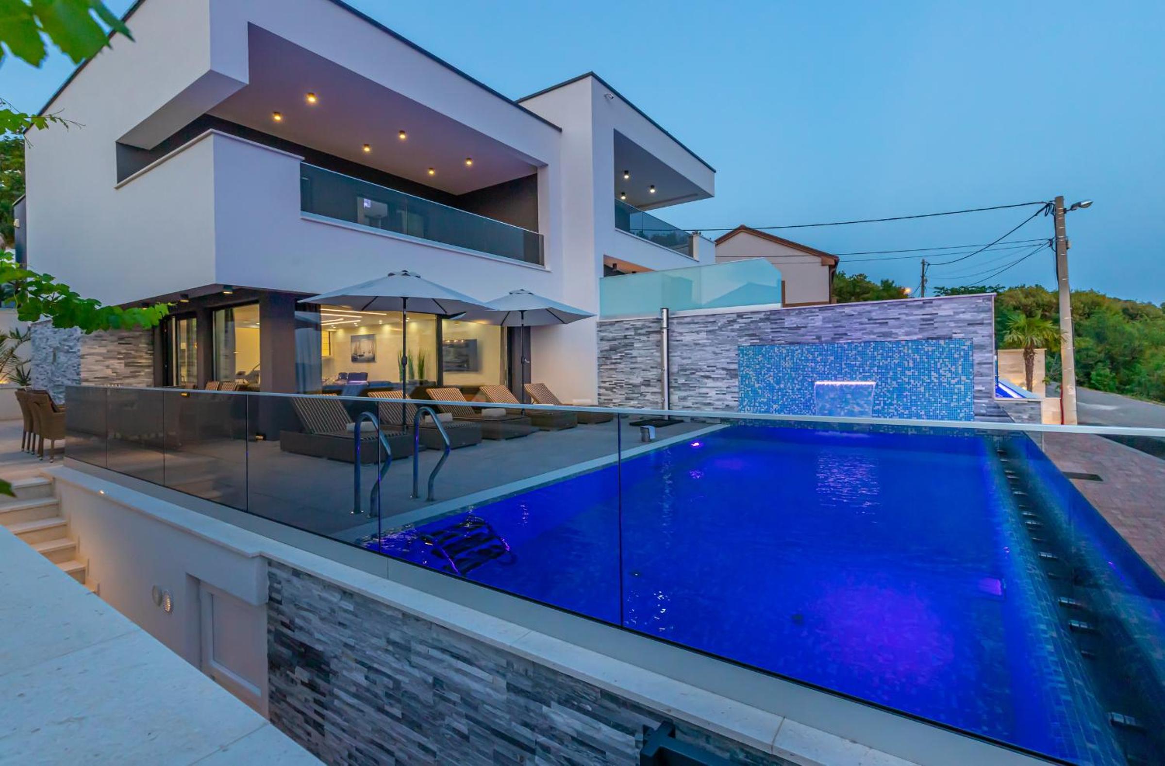 Luxury Villa Lorena with heated pool, jacuzzi,sauna and seaview view 4