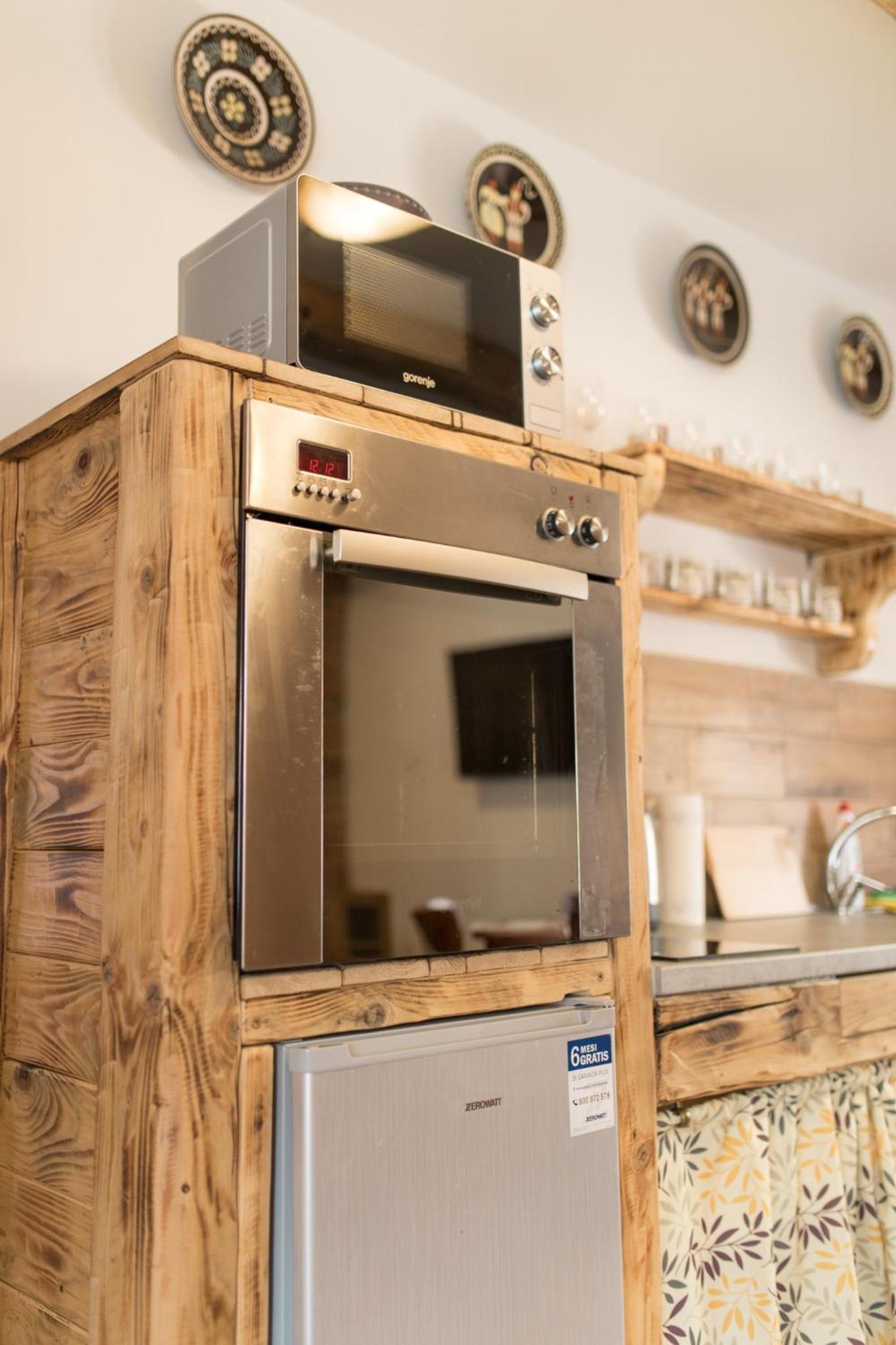 Chalupa u Kova, casa de vacaciones en Bešeňová — kitchen