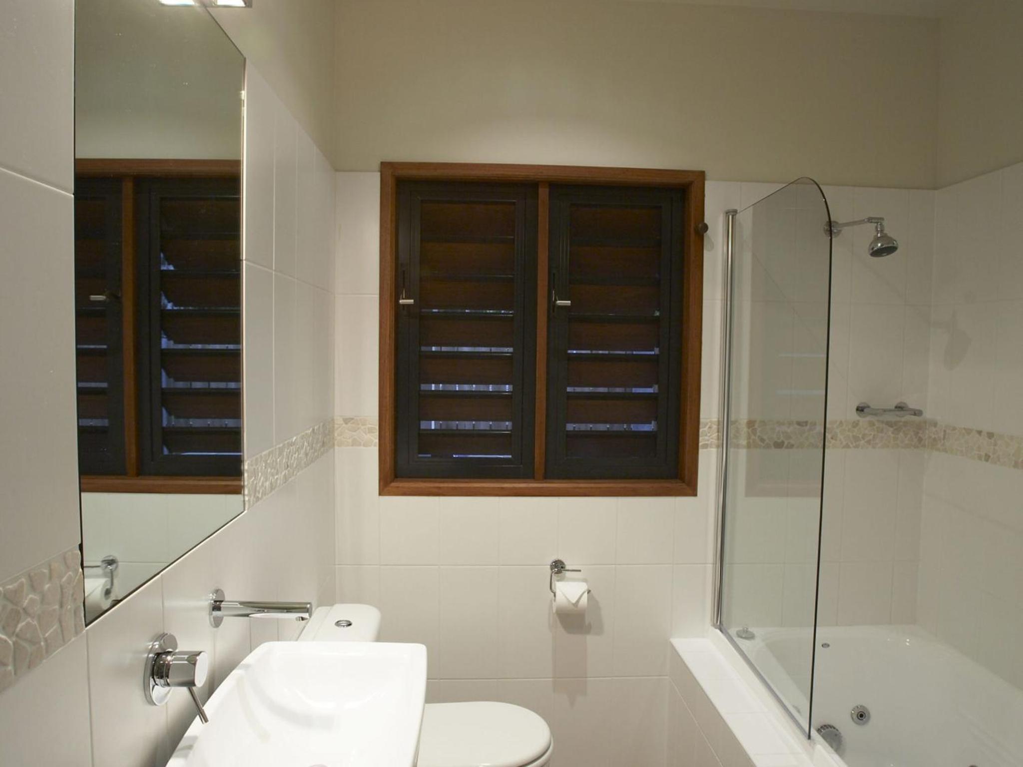 Pure Magnetic Villa 8