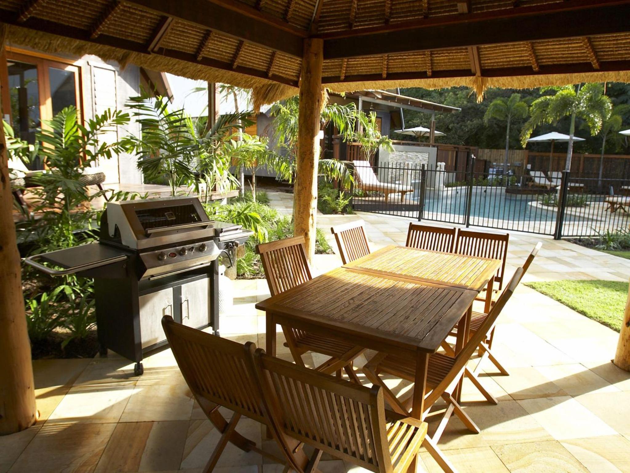 Pure Magnetic Villa 8