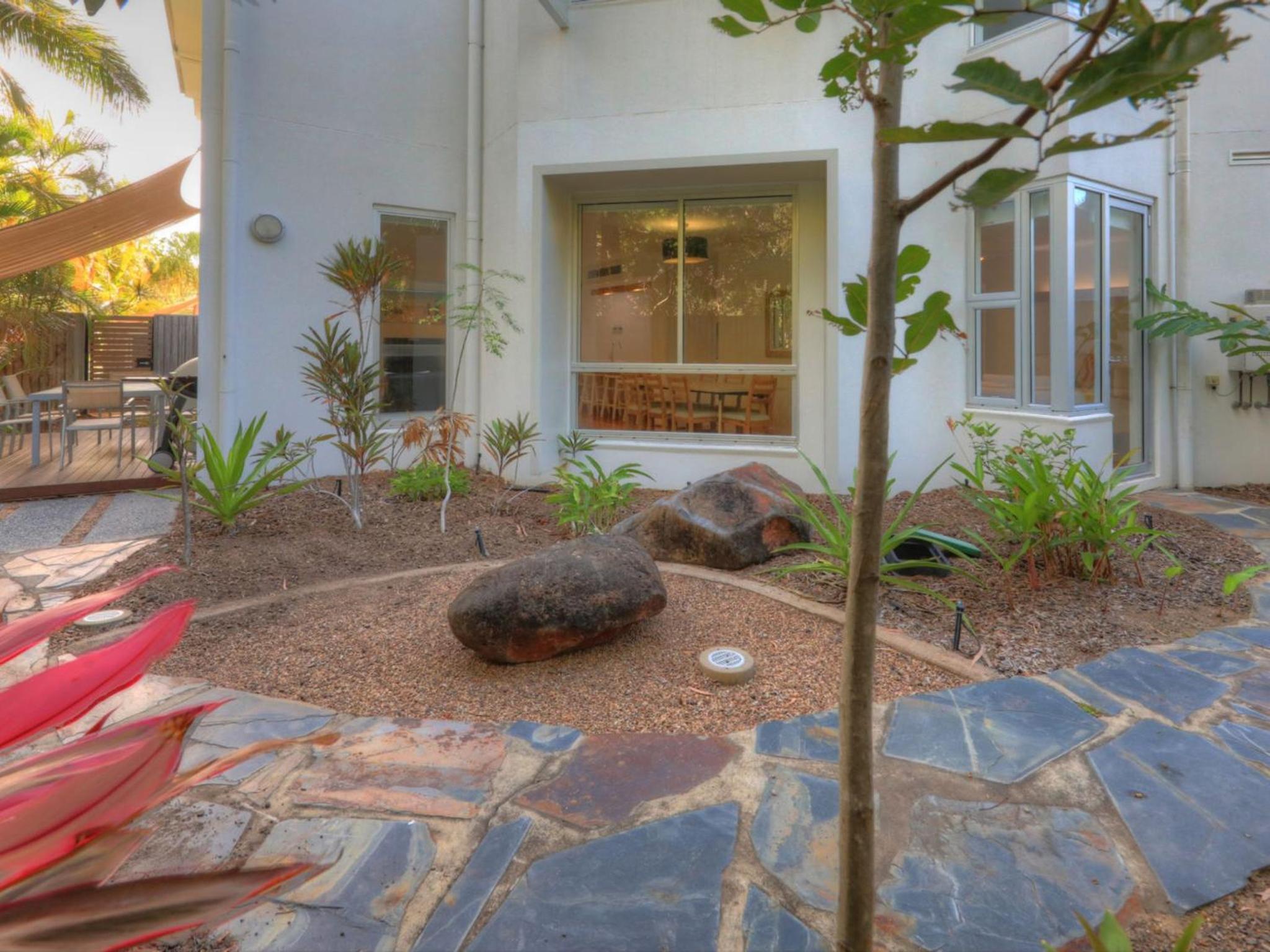 Maggies Beachfront Apartment 9